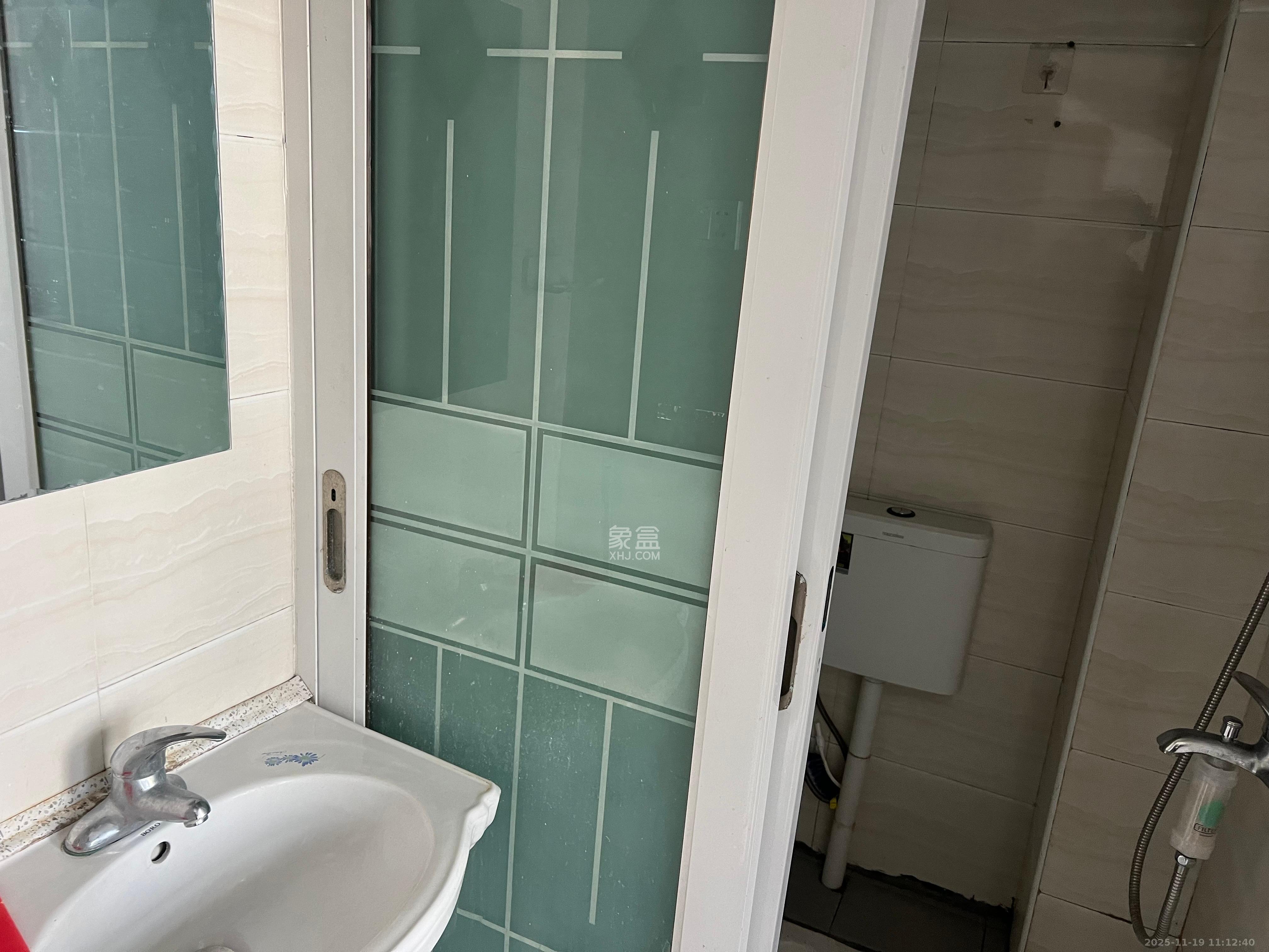 标志浪漫满屋(枫景公寓) 1室1厅1卫 1400.0元/月 标志浪漫满屋(枫景公寓) 1室1厅1卫 1400.0元/月室内图