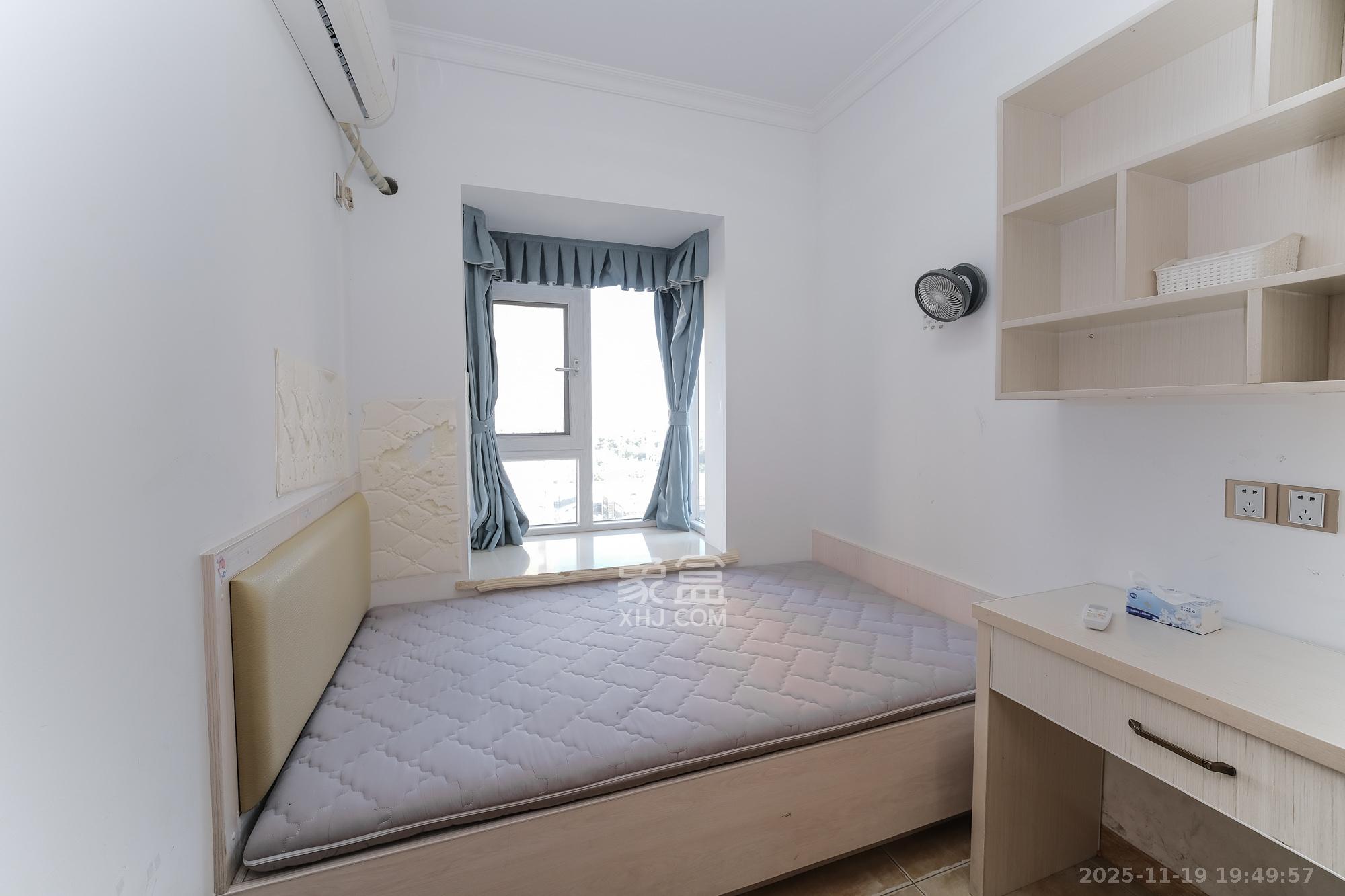 荣盛花语城  3室2厅1卫    100.0万卧室