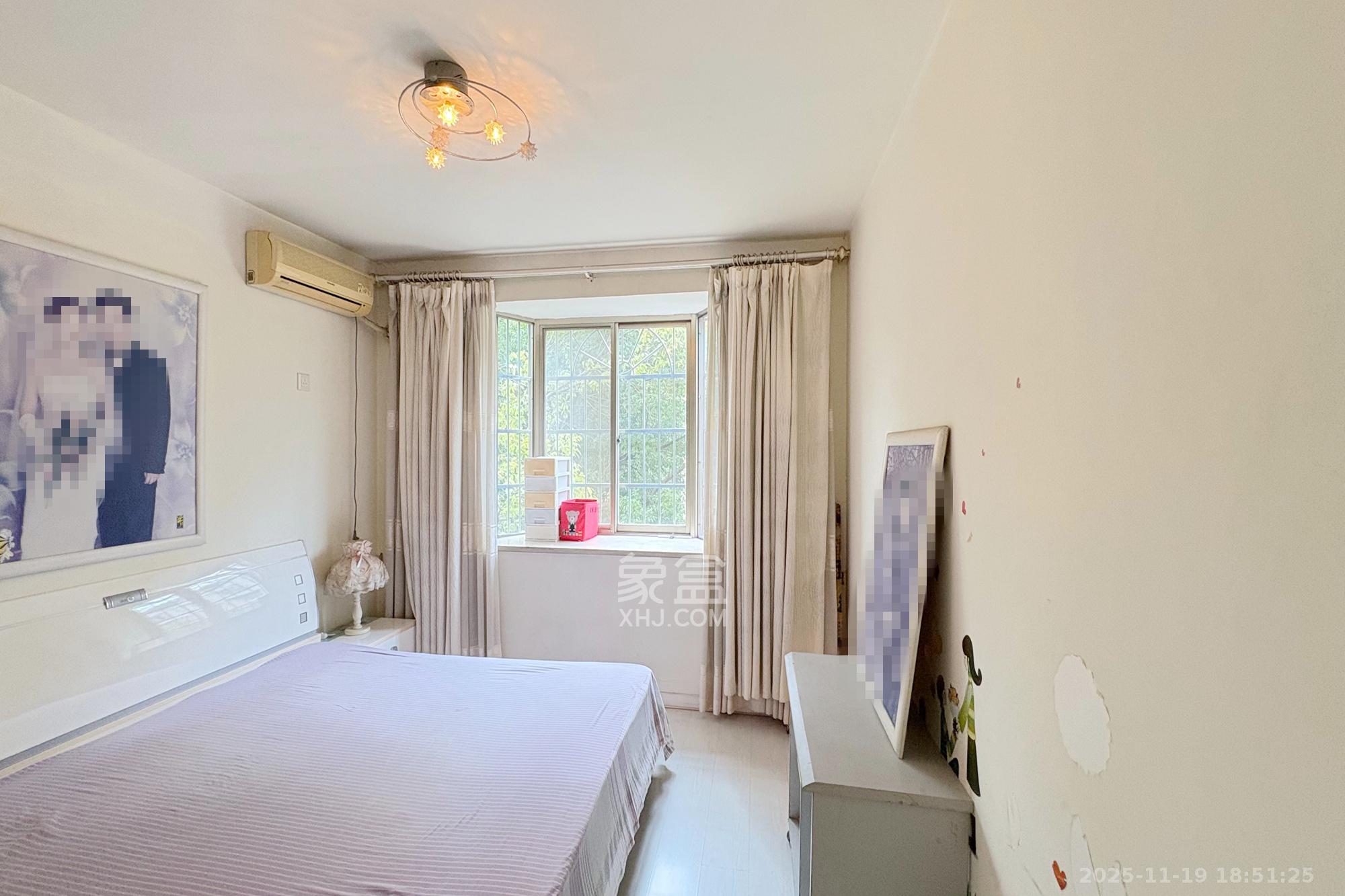 东南明苑 3室2厅2卫 85.0万 东南明苑 3室2厅2卫 85.0万卧室