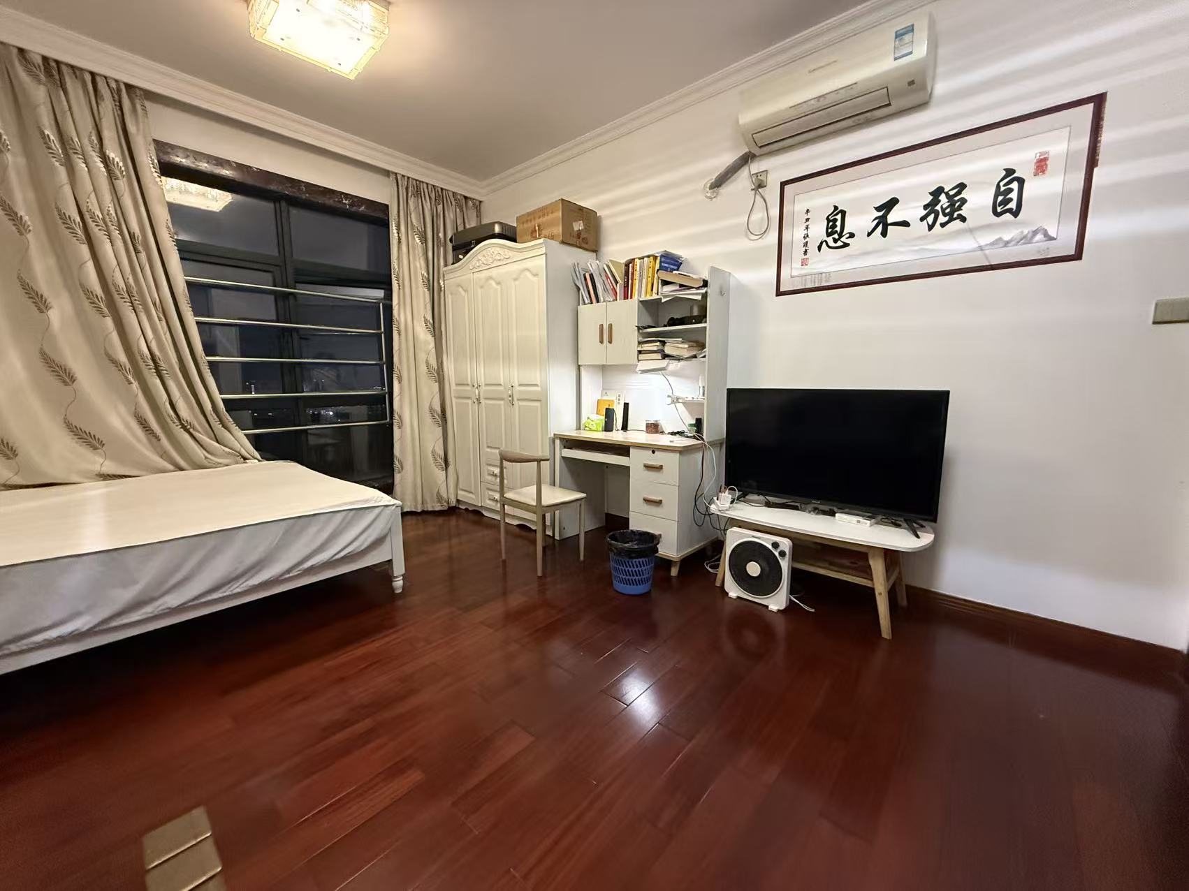 海阔天空-国瑞城四期（爵仕苑）  1室0厅1卫    110.0万