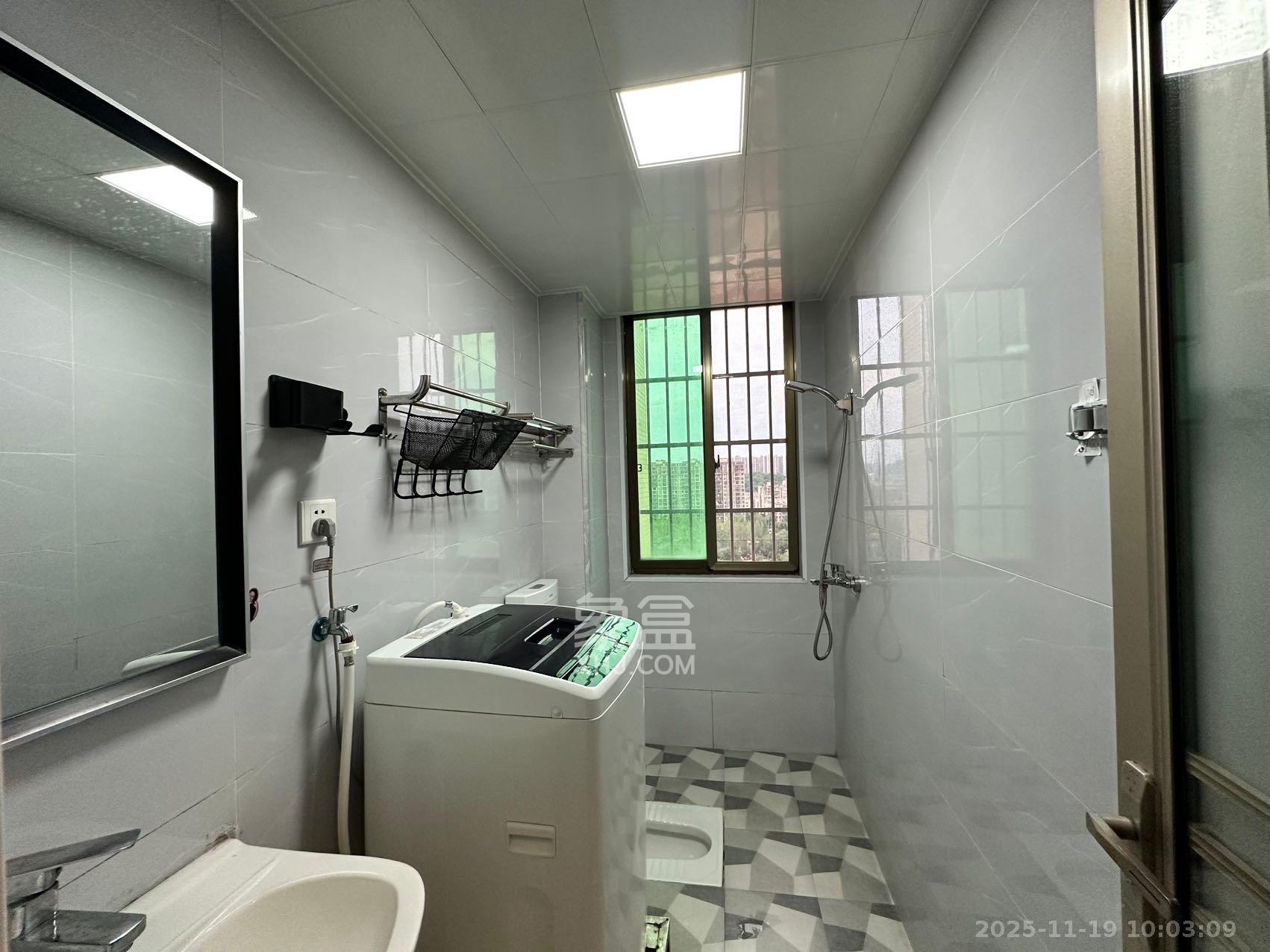 鄱阳佳郡  3室2厅2卫    1900.0元/月室内图