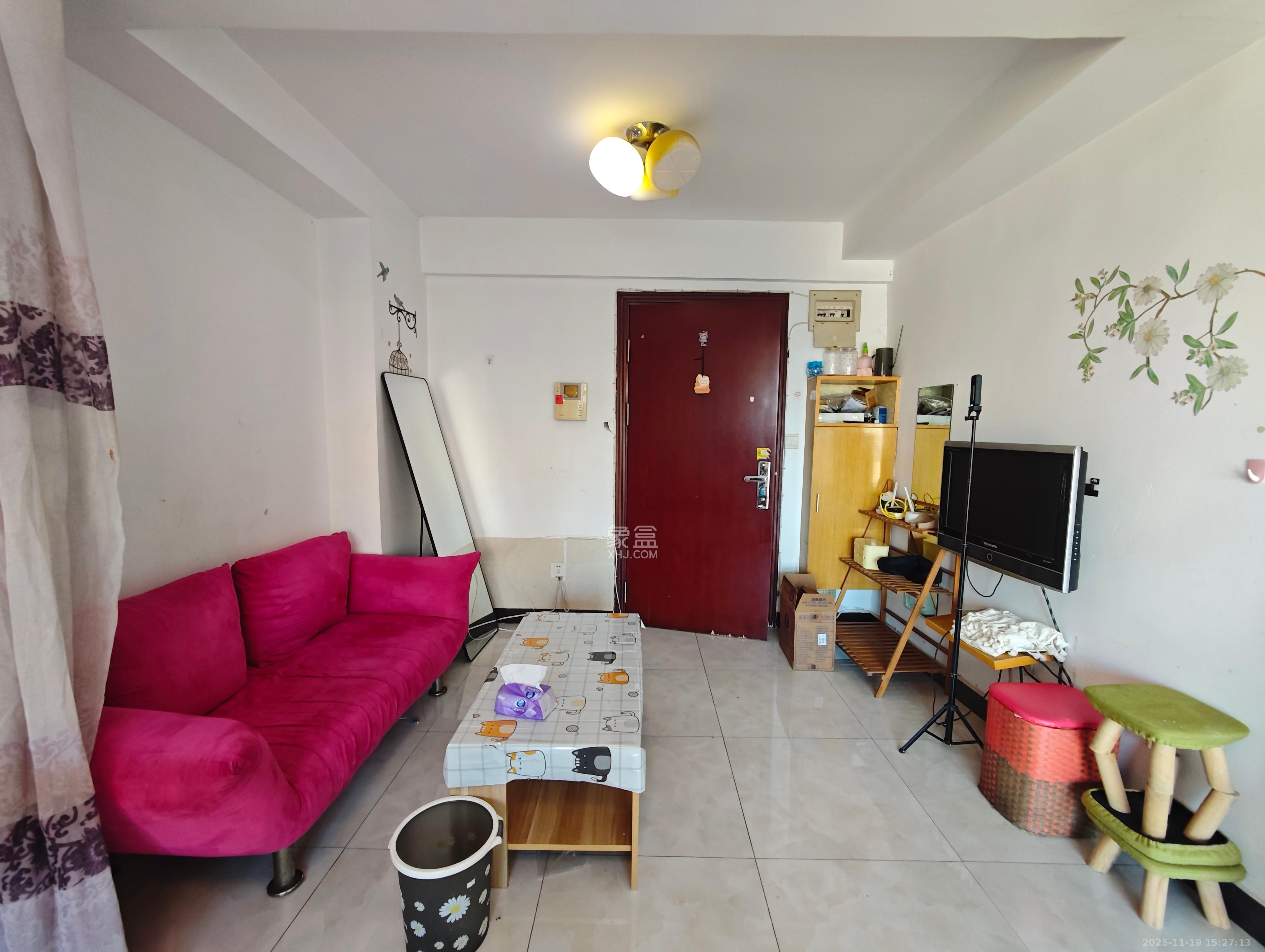 天健芙蓉盛世一期  1室1厅1卫    1600.0元/月室内图