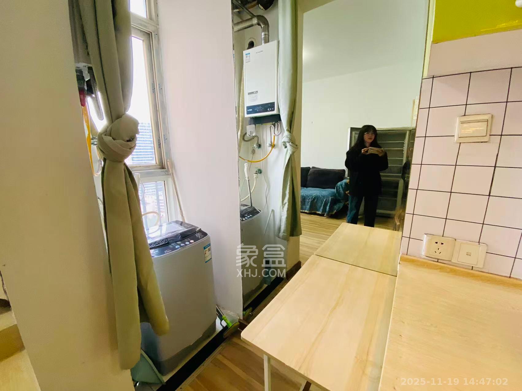 白沙晶城 1室1厅1卫 1500.0元/月 白沙晶城 1室1厅1卫 1500.0元/月室内图