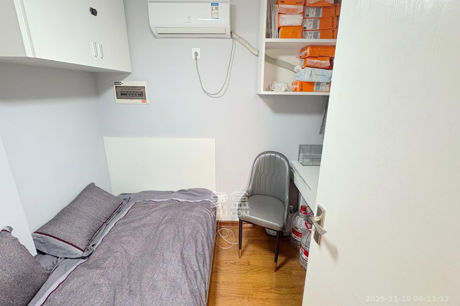 少帅府  1室1厅1卫    2200.0元/月室内图