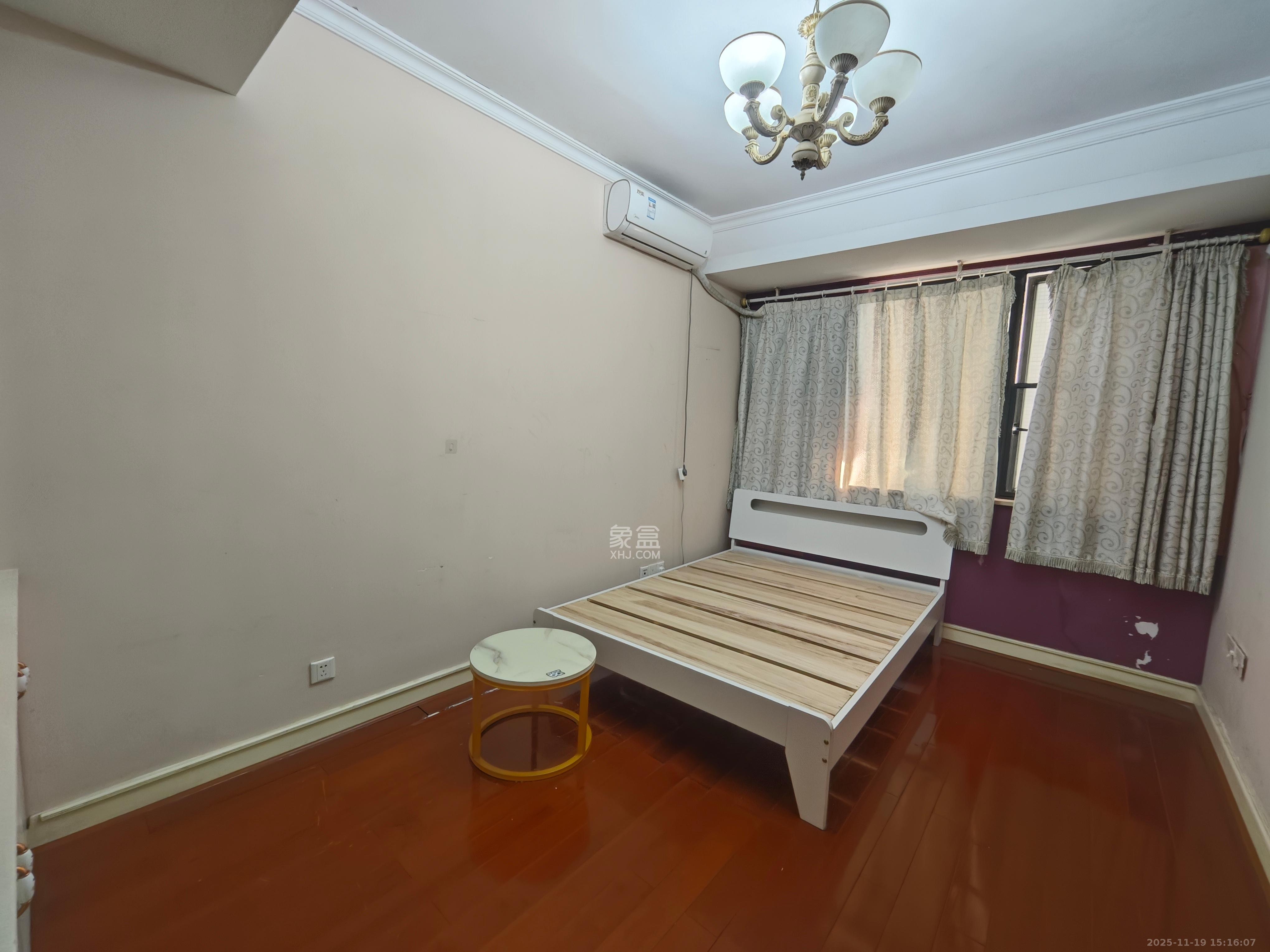 五一大道202(中环壹世界) 3室2厅2卫 5000.0元/月 五一大道202(中环壹世界) 3室2厅2卫 5000.0元/月室内图