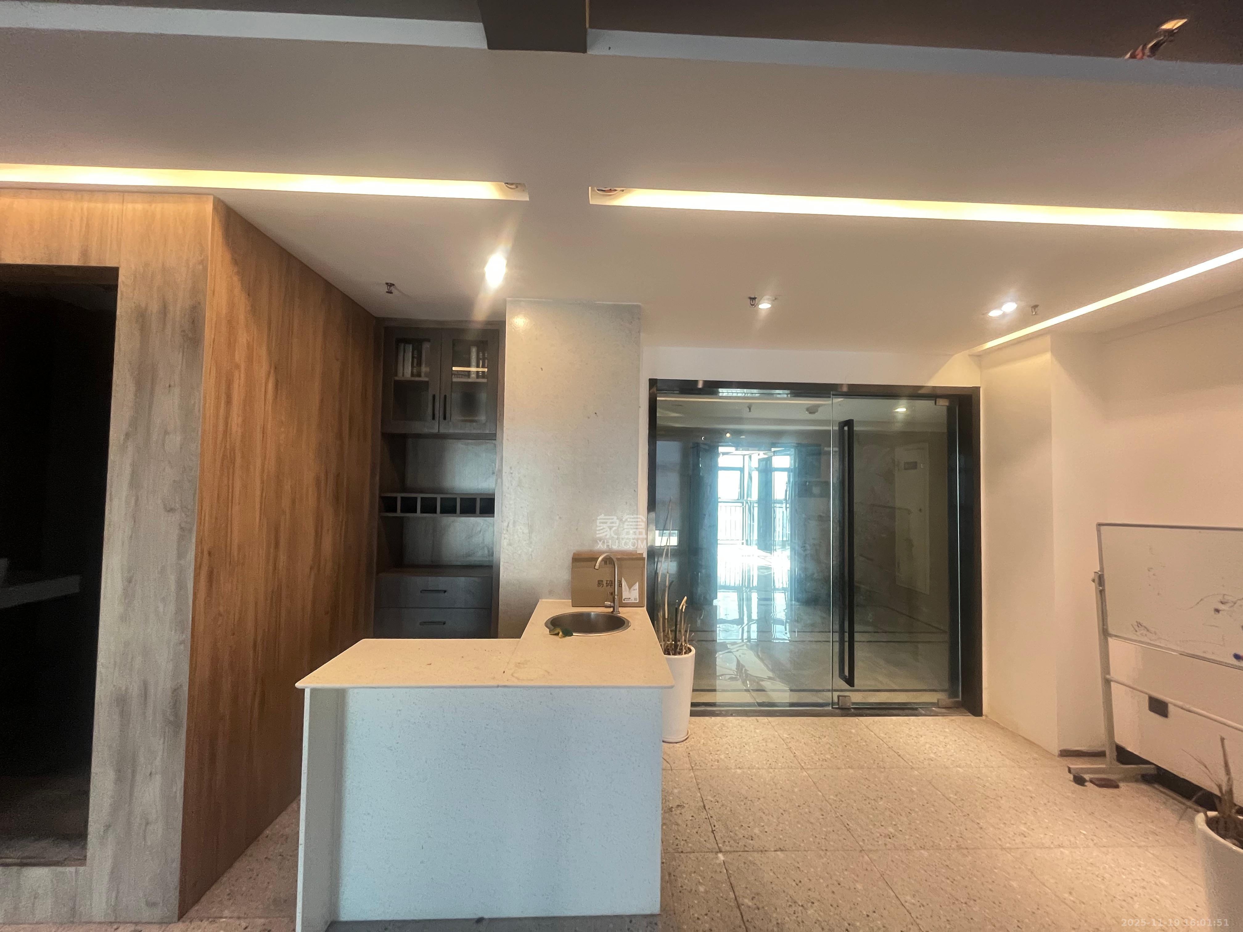 东盈商业广场(华泉城市广场) 1室1厅1卫 2800.0元/月 东盈商业广场(华泉城市广场) 1室1厅1卫 2800.0元/月室内图