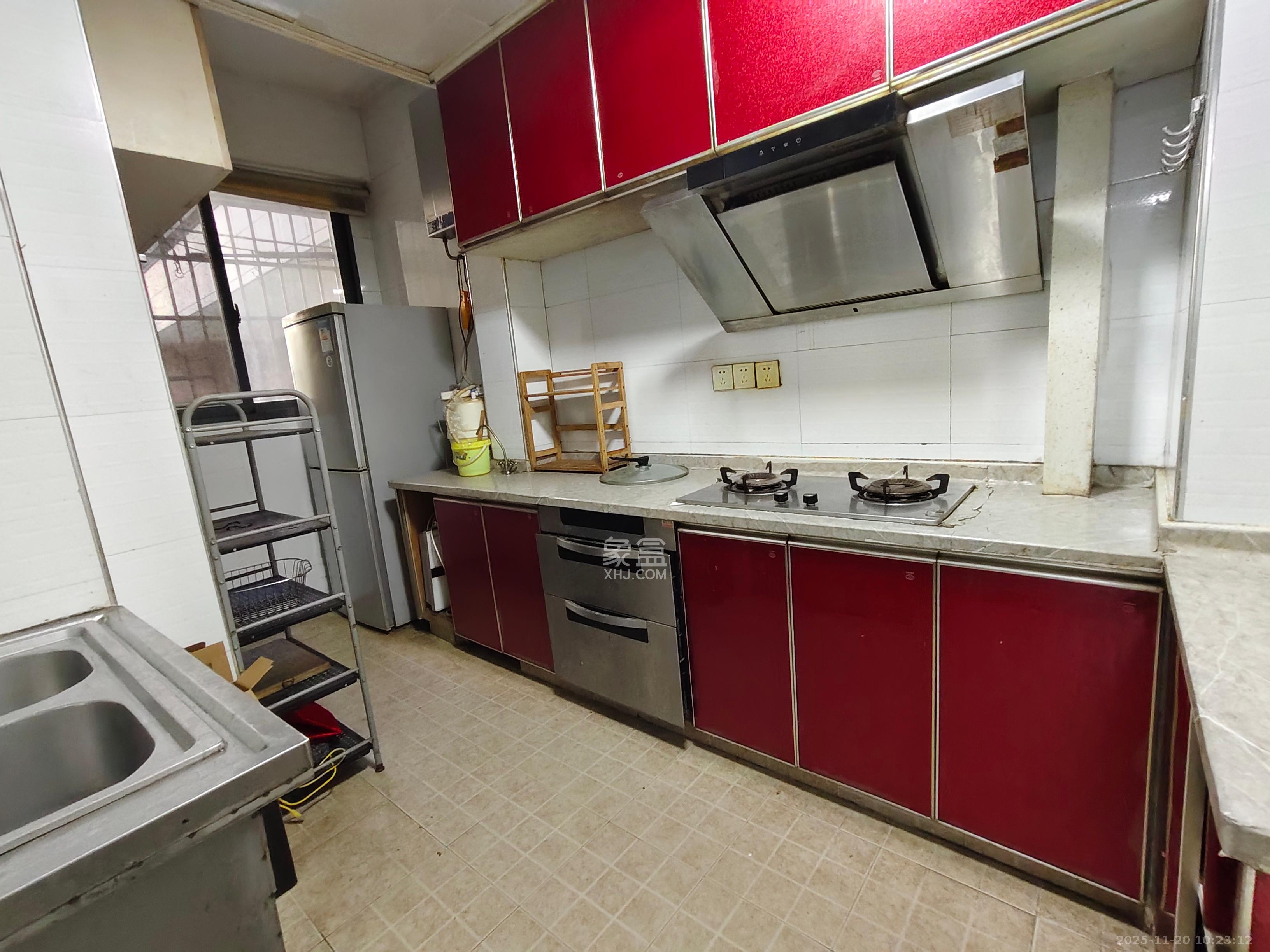 新城新世界一二三期 1室2厅1卫 1600.0元/月 新城新世界一二三期 1室2厅1卫 1600.0元/月室内图