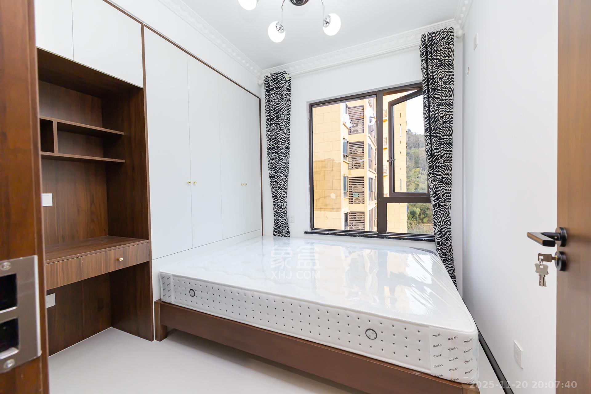 龙湖璟宸原著(龙湖紫宸) 1室2厅1卫 66.8万 龙湖璟宸原著(龙湖紫宸) 1室2厅1卫 66.8万卧室