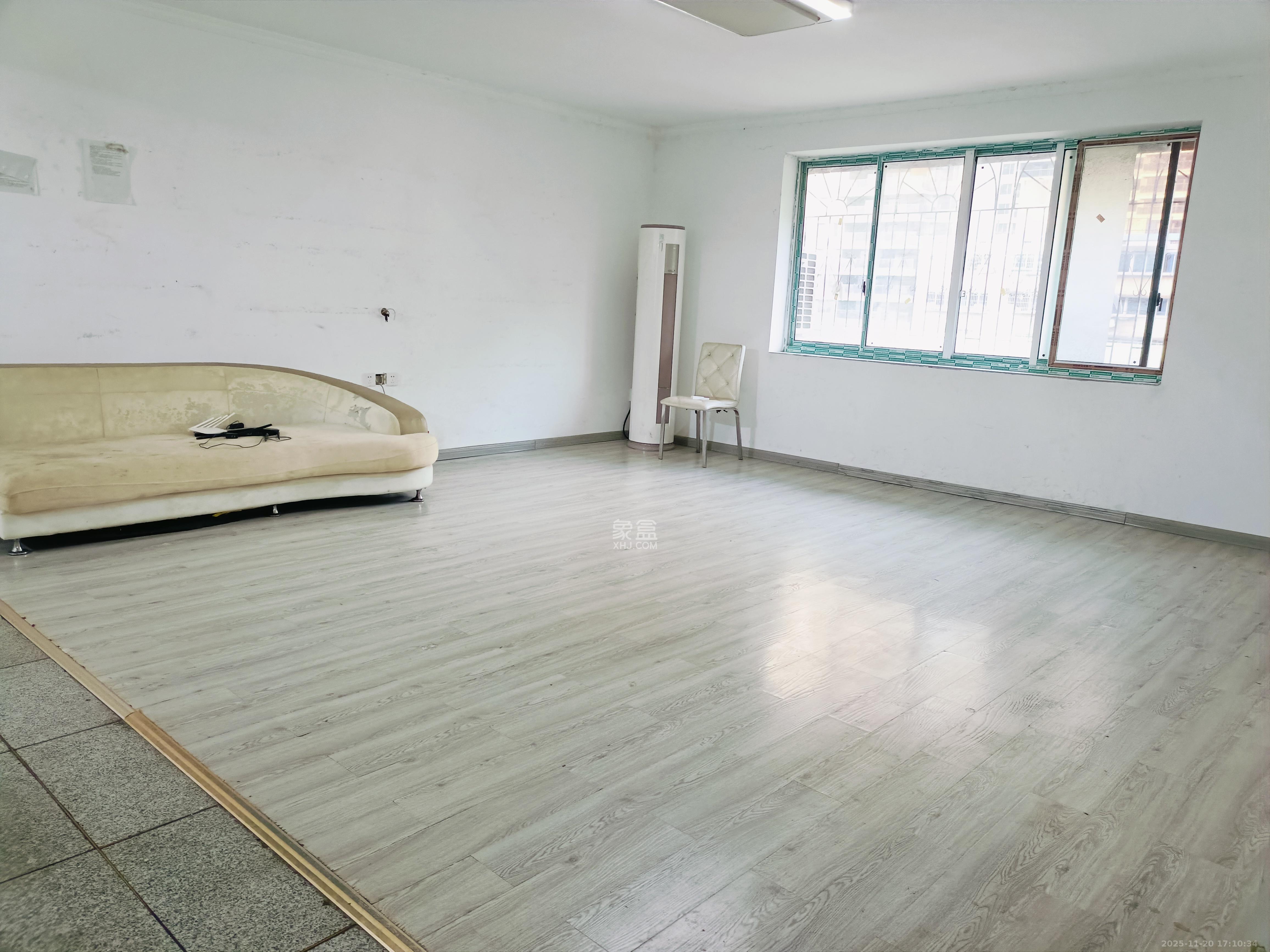 福乐凯公寓  3室2厅2卫    3800.0元/月