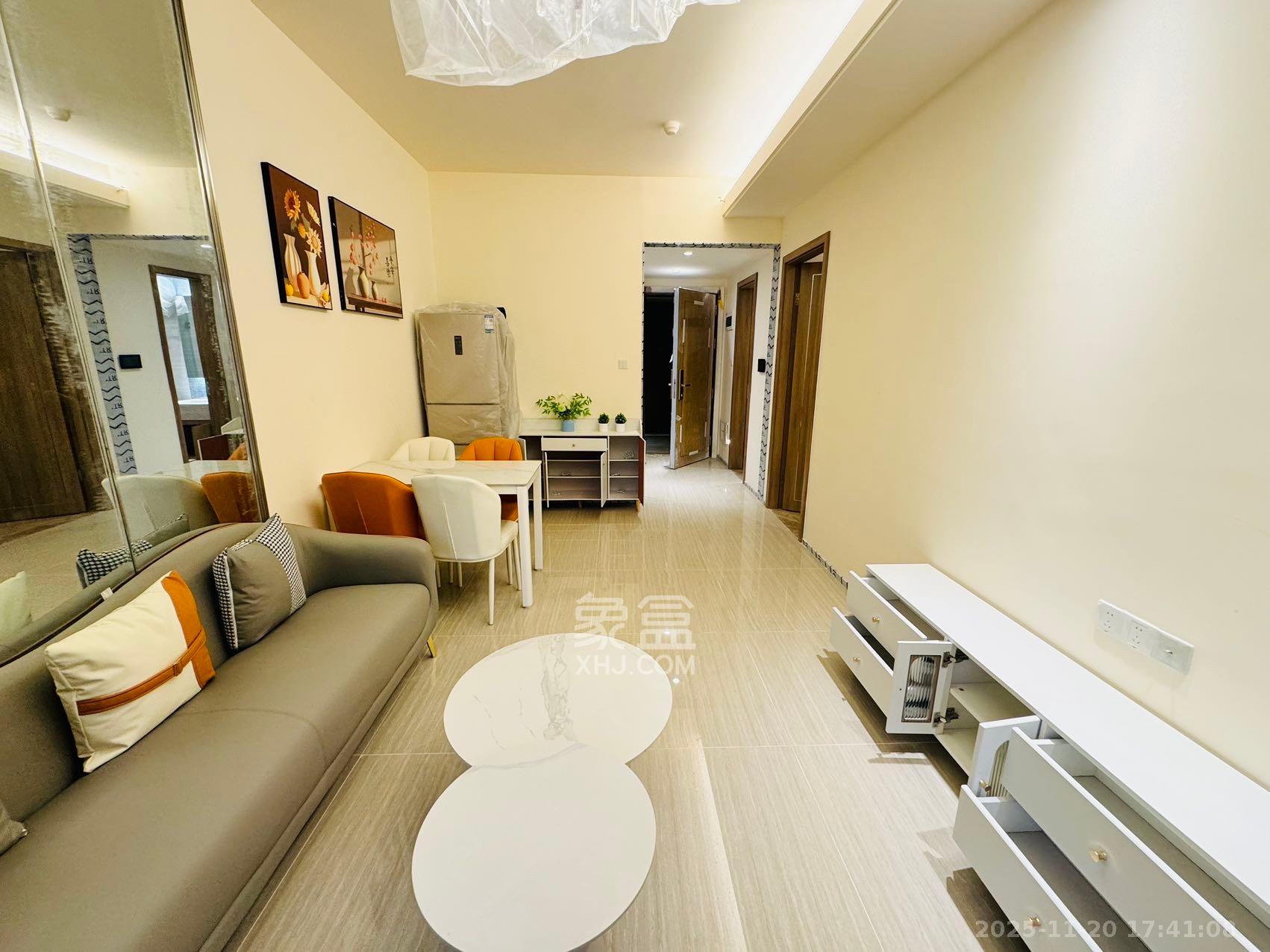 恒大国际广场 1室1厅1卫 2100.0元/月 恒大国际广场 1室1厅1卫 2100.0元/月室内图