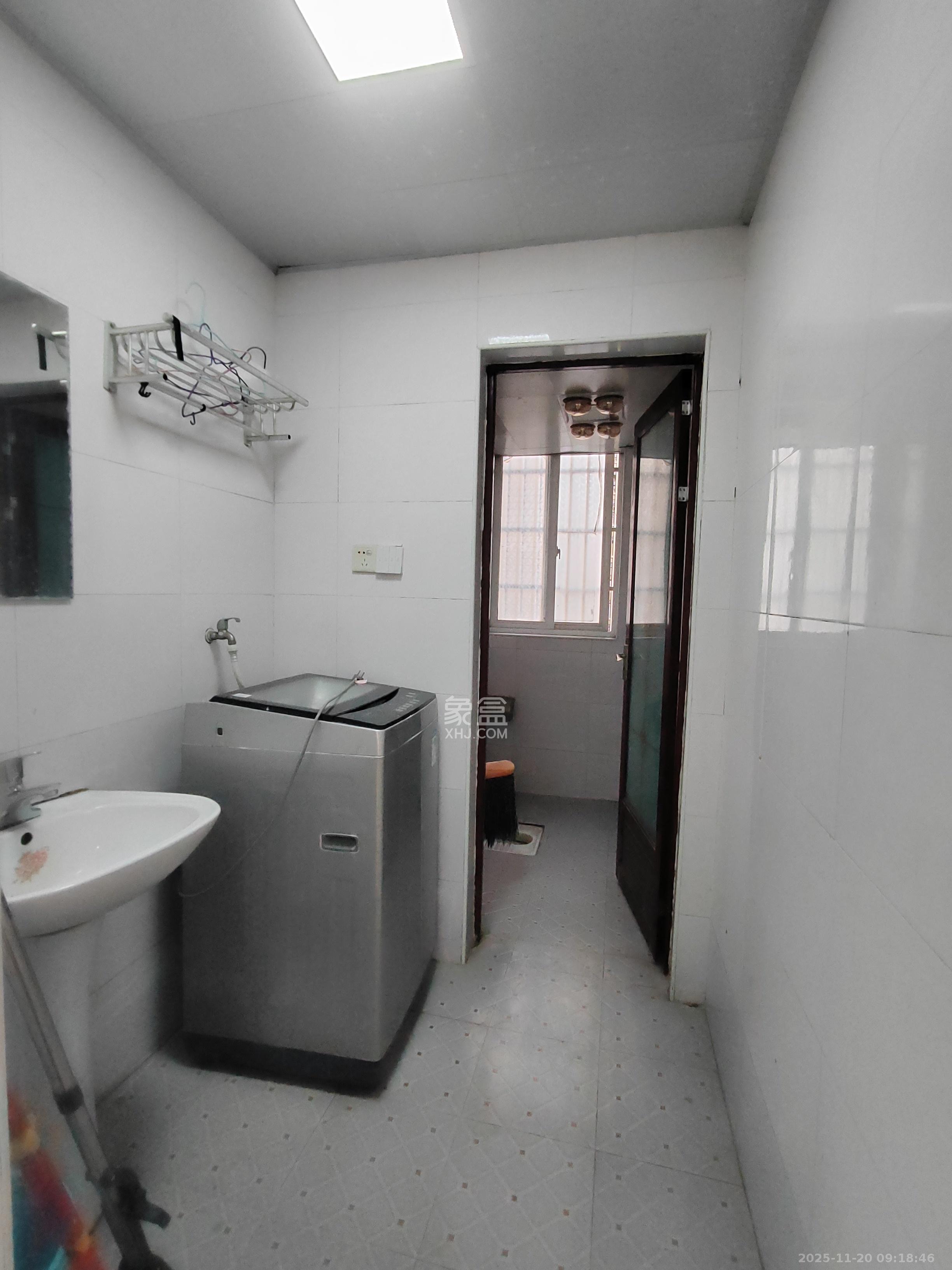 爵士湘 3室2厅1卫 1700.0元/月 爵士湘 3室2厅1卫 1700.0元/月室内图