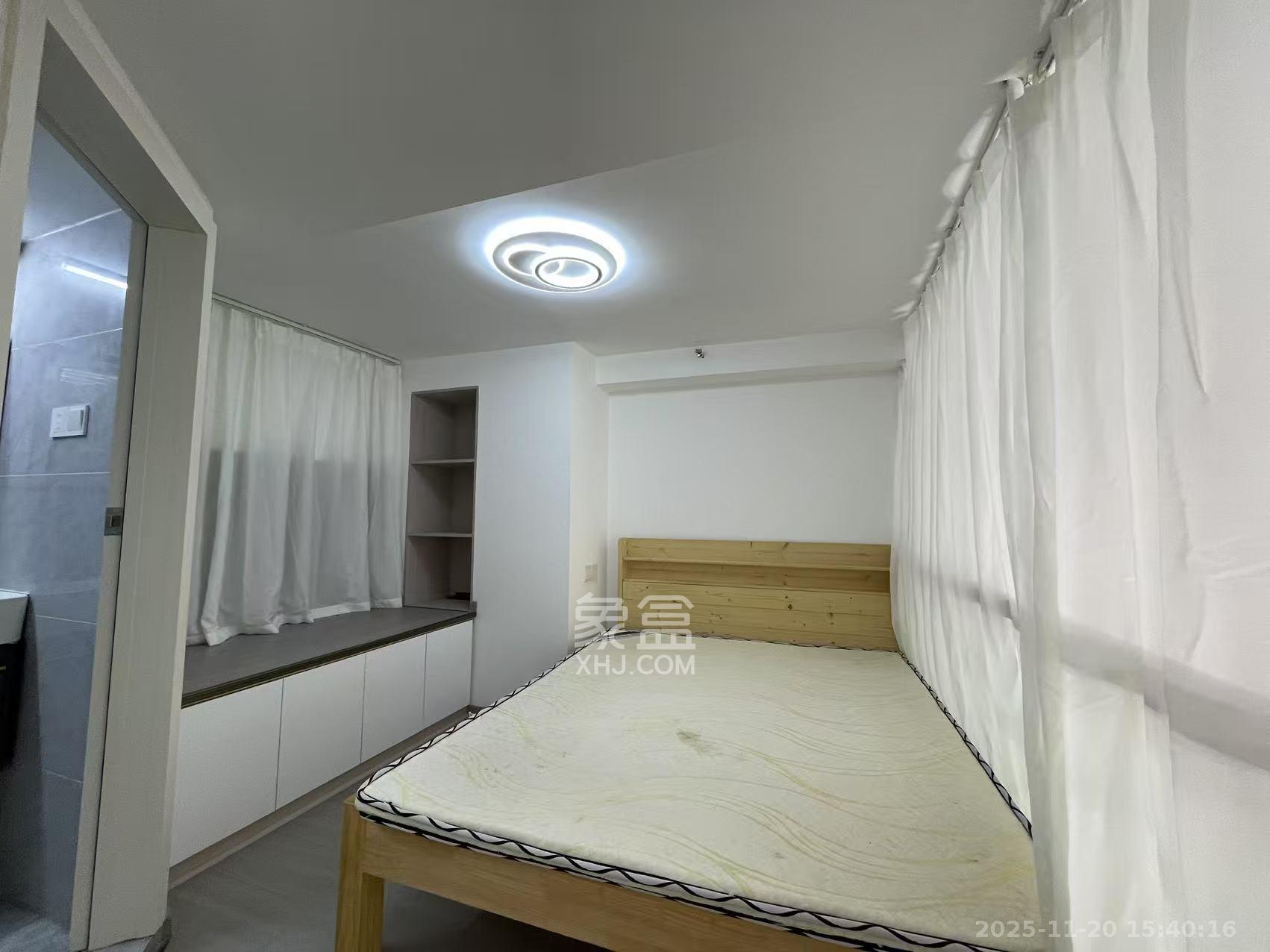 世茂璀璨天城公寓  2室1厅1卫    2000.0元/月室内图