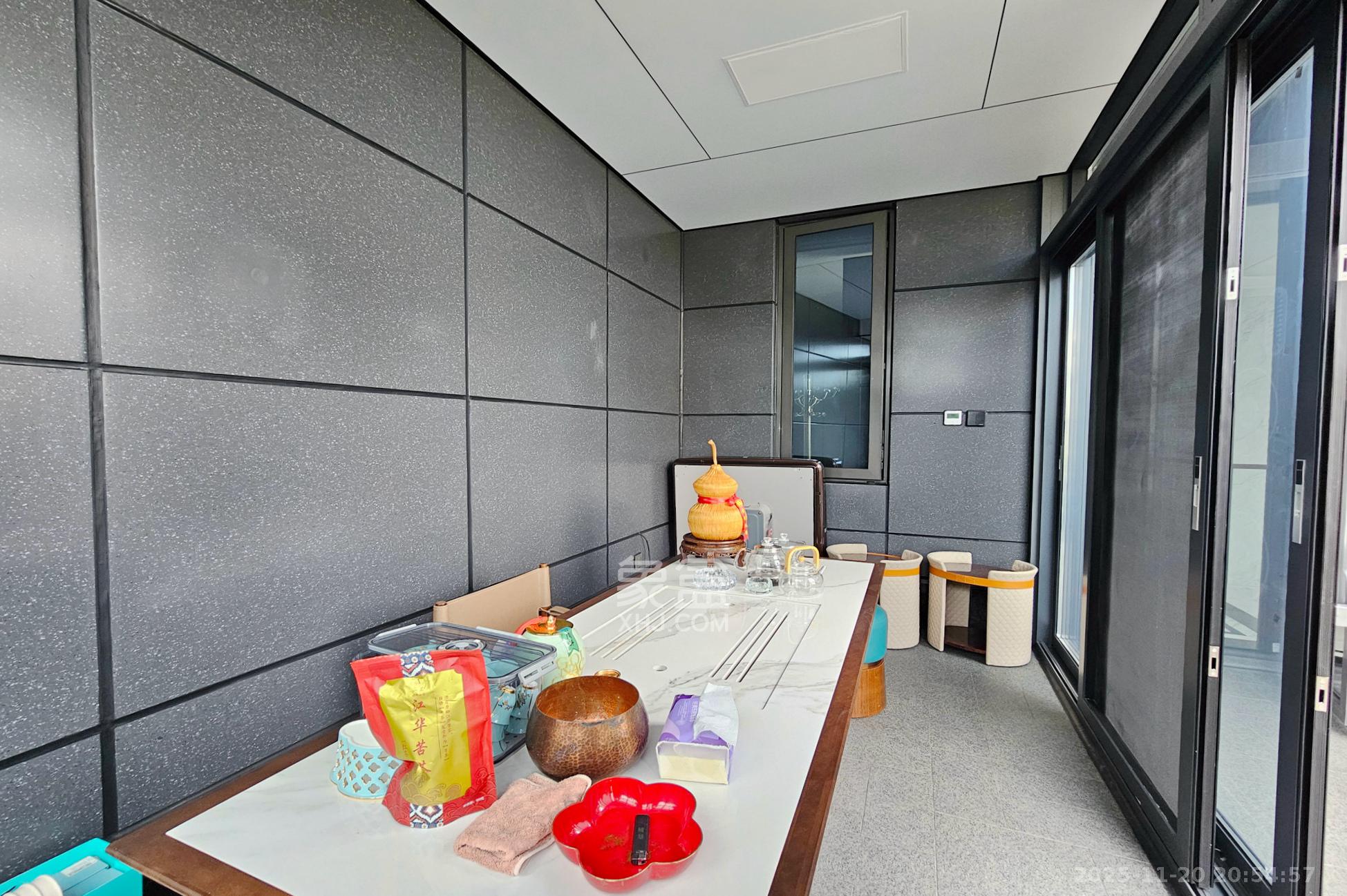 运达滨河广场  5室2厅5卫    1098.0万阳台