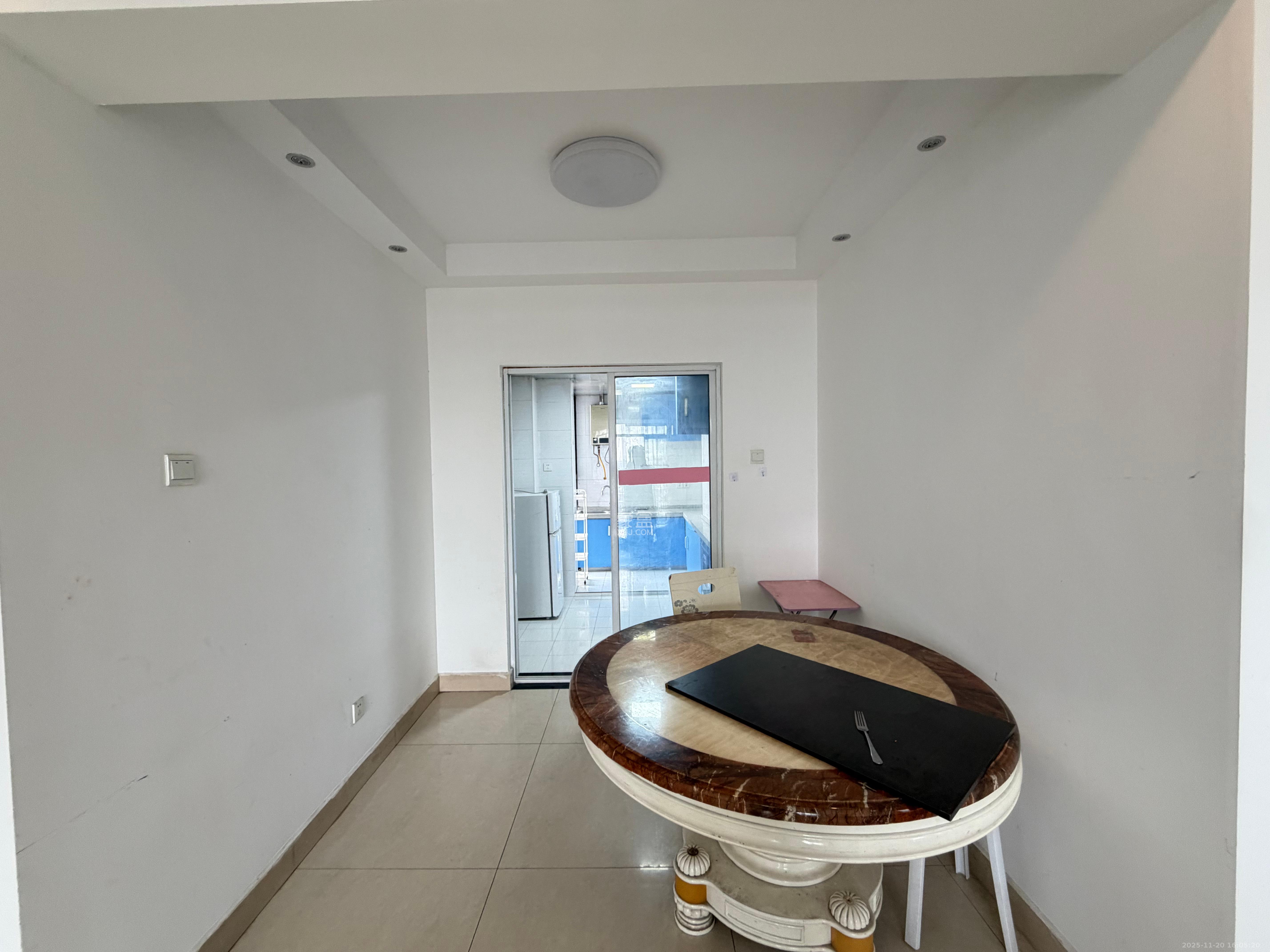 芒果天地(芒果雅苑)  3室2厅1卫    2200.0元/月室内图