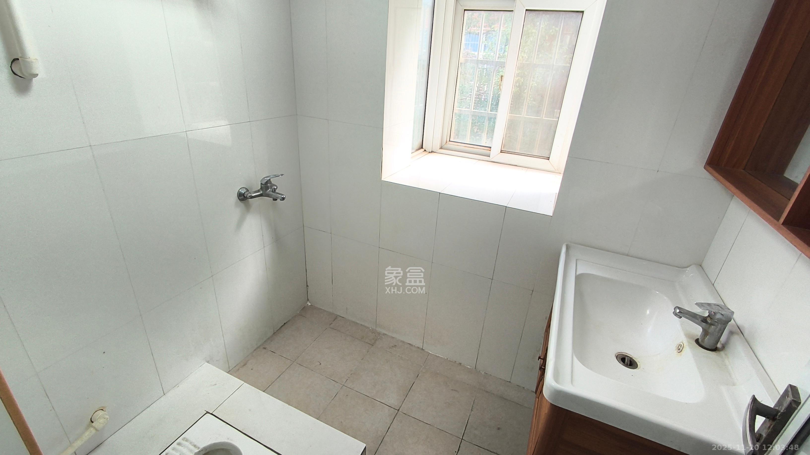 海利宿舍 3室2厅1卫 3200.0元/月 海利宿舍 3室2厅1卫 3200.0元/月室内图