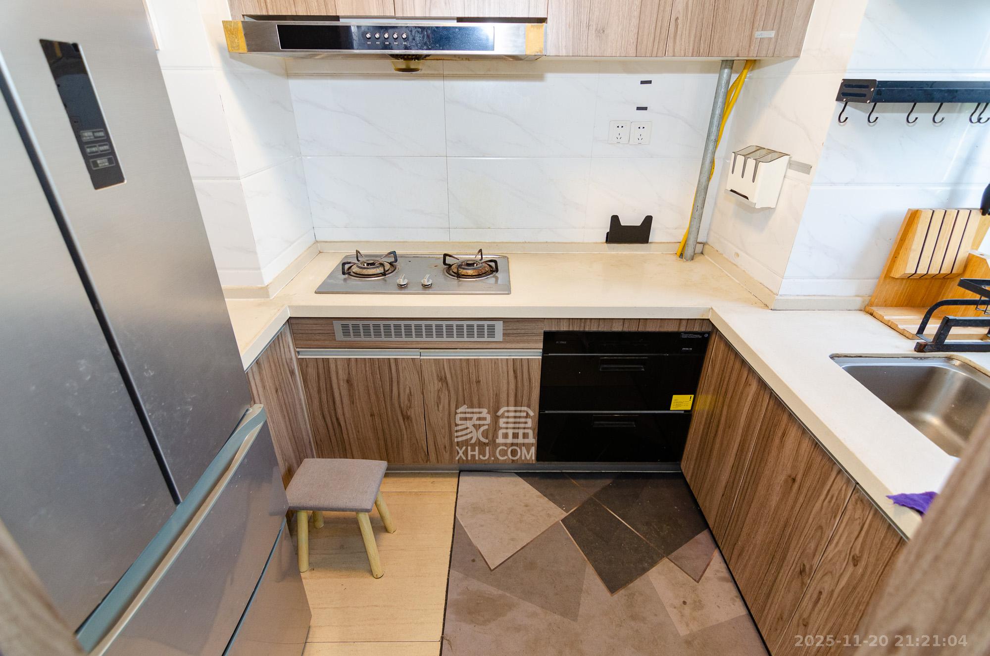 碧桂园高尔夫花园 4室2厅2卫 92.0万 碧桂园高尔夫花园 4室2厅2卫 92.0万厨房