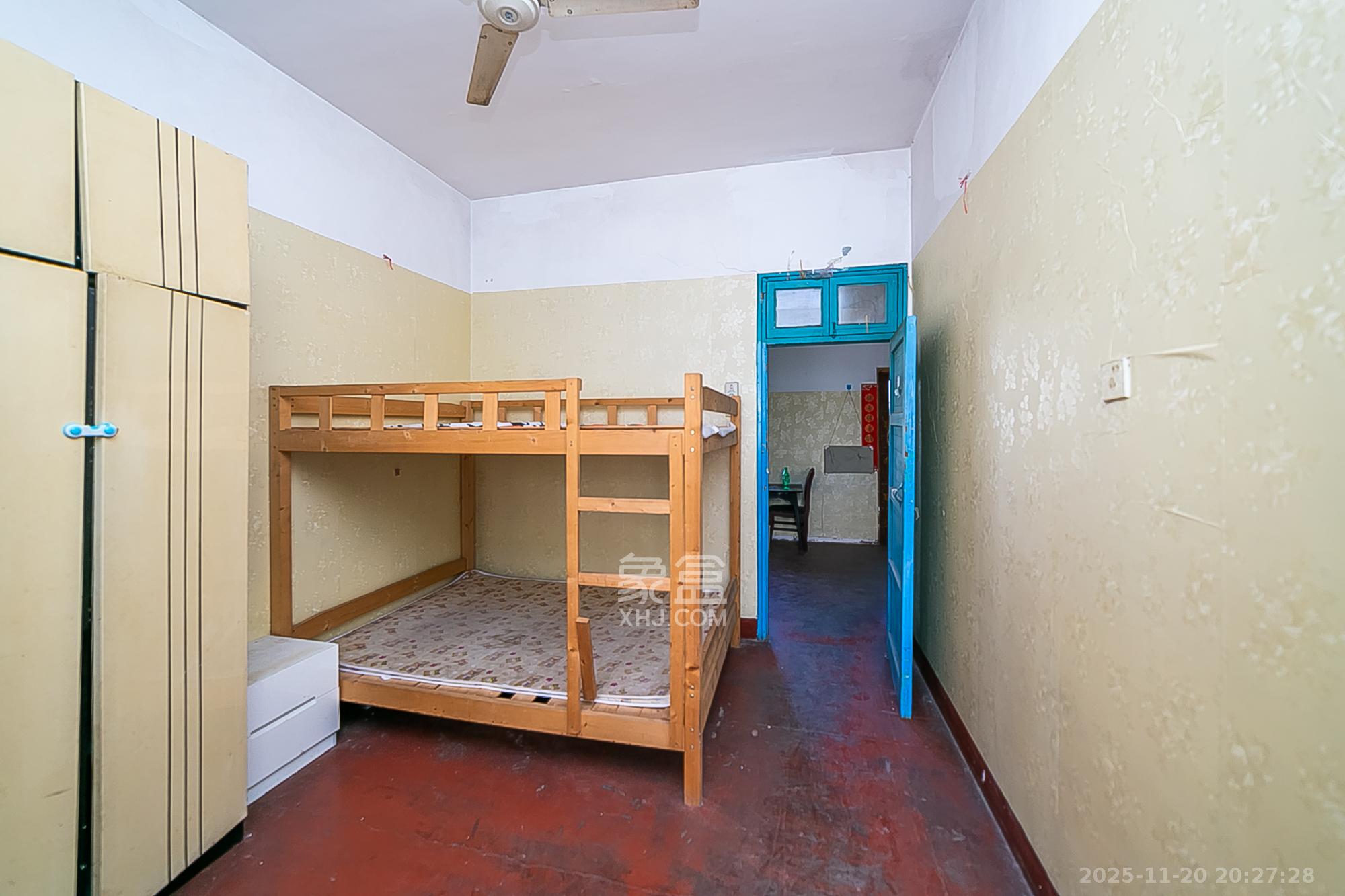 二机小区 2室1厅1卫 32.8万 二机小区 2室1厅1卫 32.8万卧室