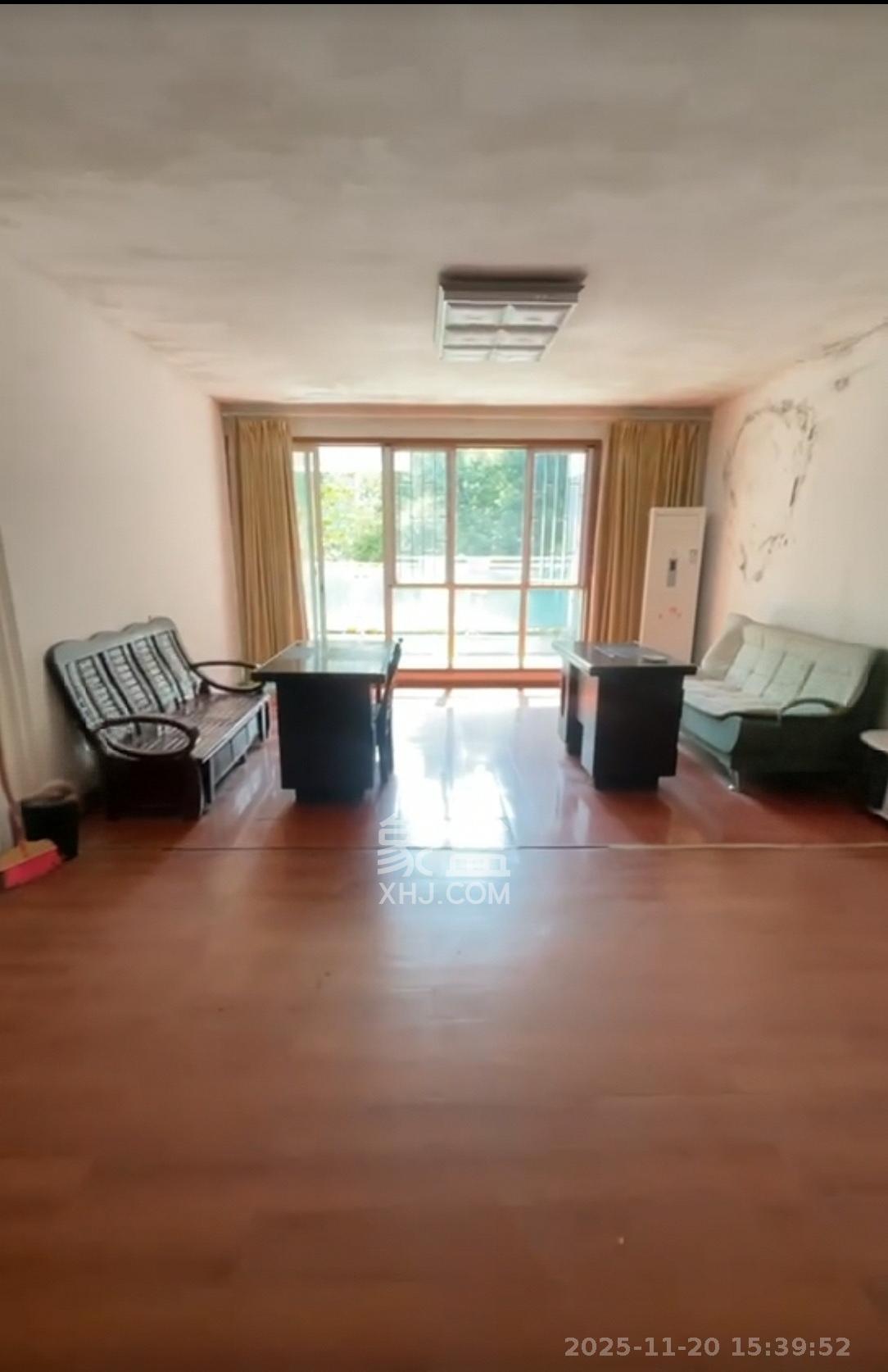 湘麓国际  3室2厅2卫    2100.0元/月