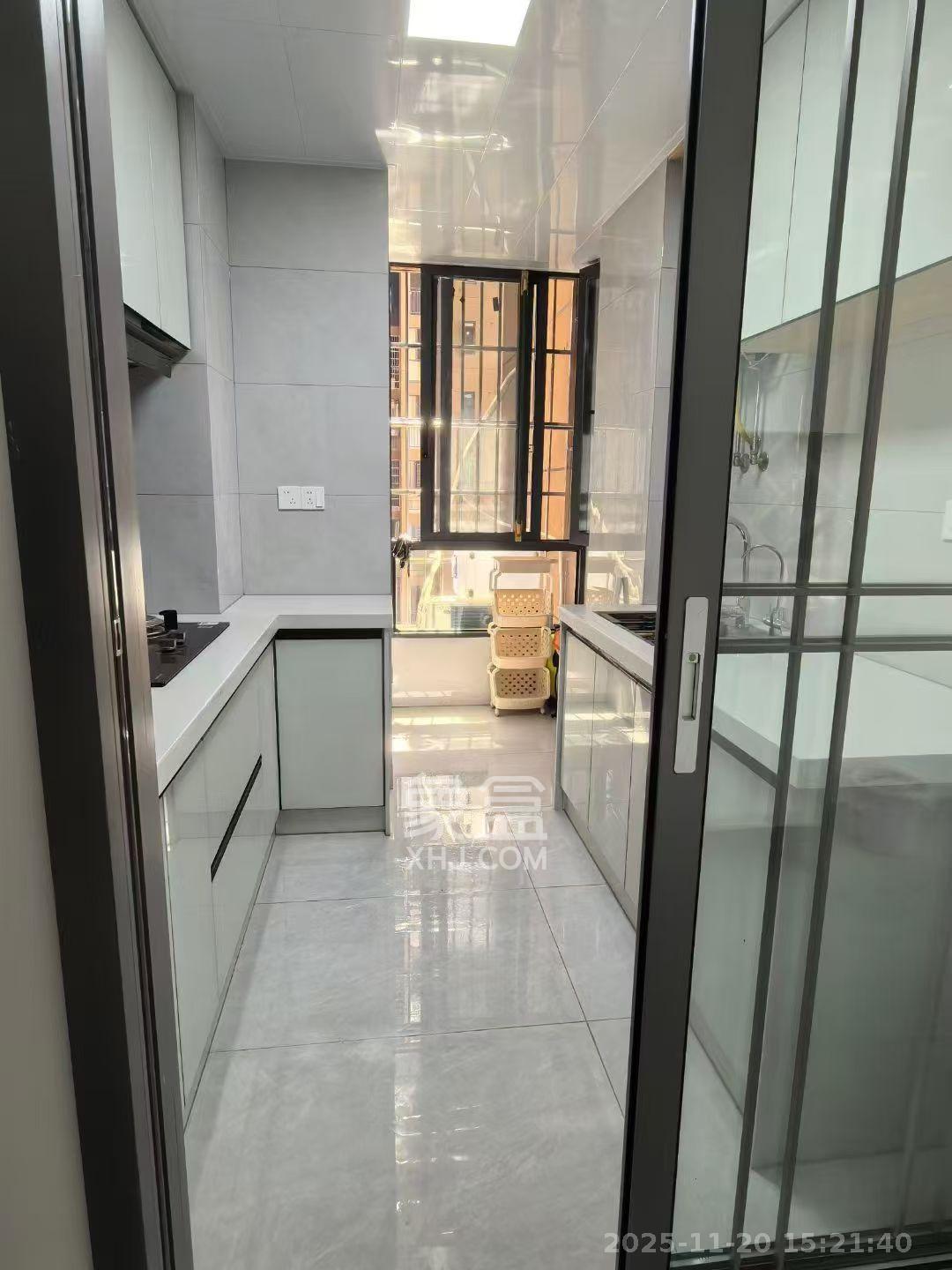 紫华郡  3室2厅2卫    2100.0元/月室内图