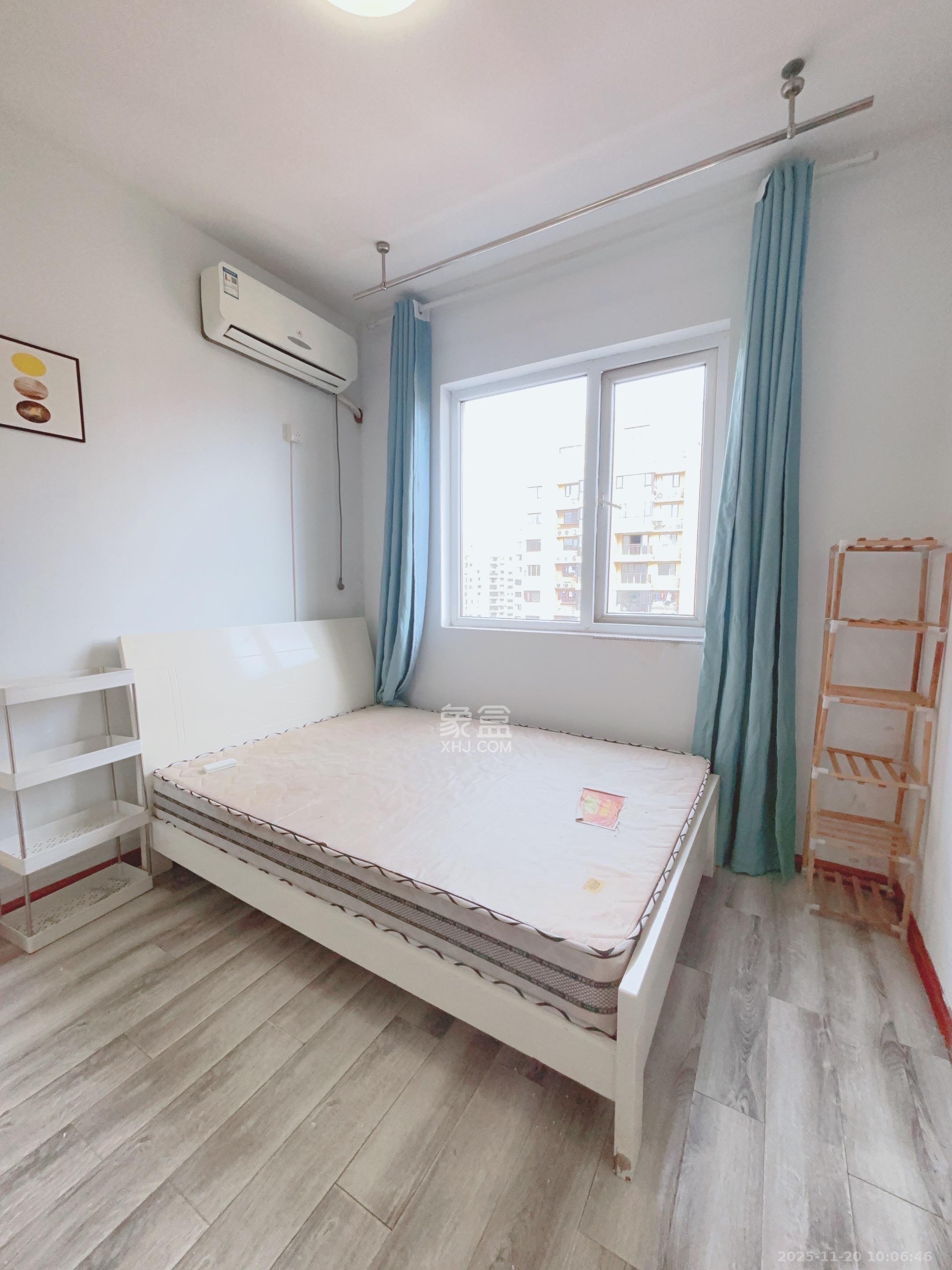 保利香槟国际 1室2厅1卫 700.0元/月 保利香槟国际 1室2厅1卫 700.0元/月室内图