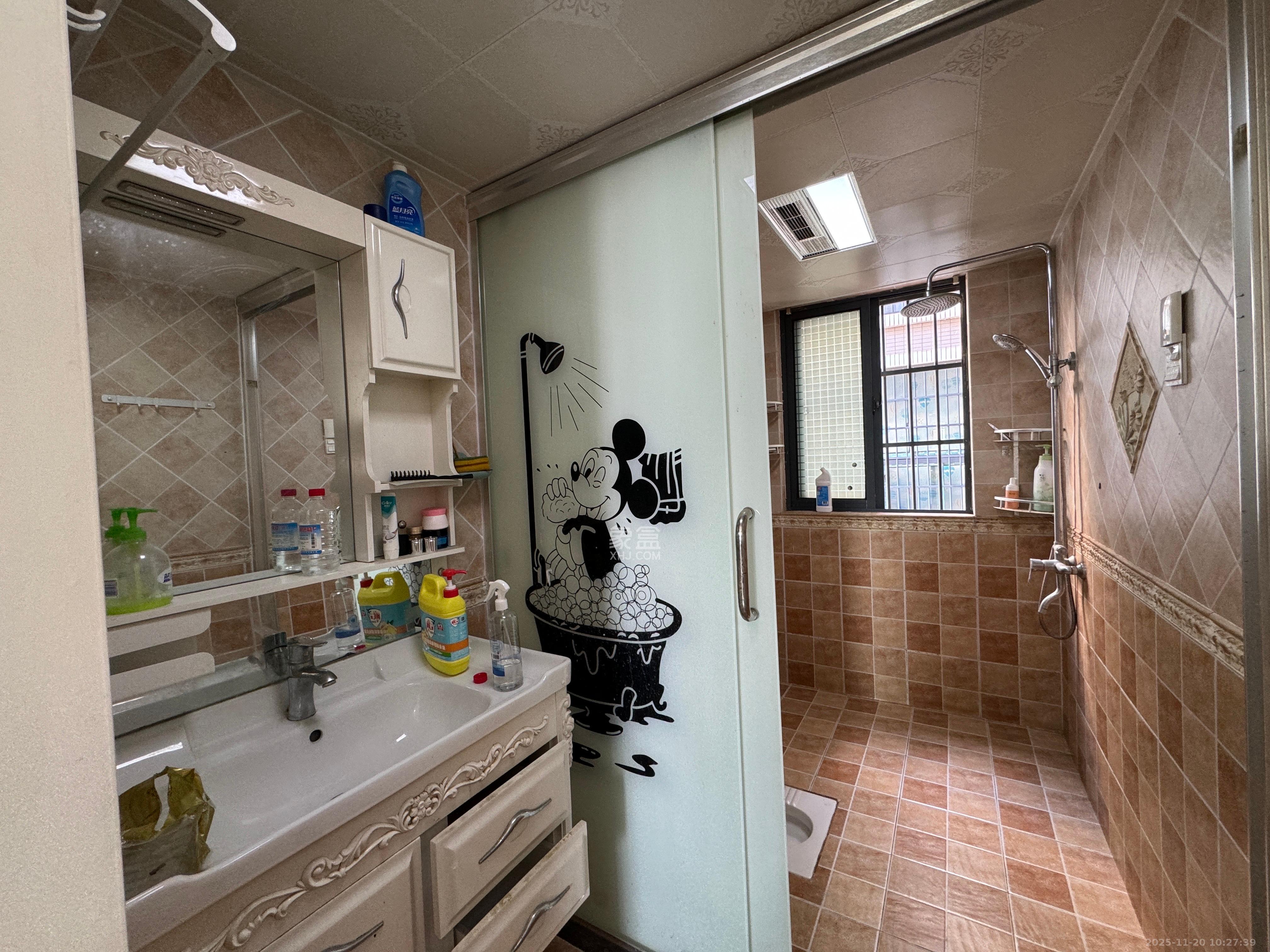 丰源国际 3室1厅1卫 2000.0元/月 丰源国际 3室1厅1卫 2000.0元/月室内图