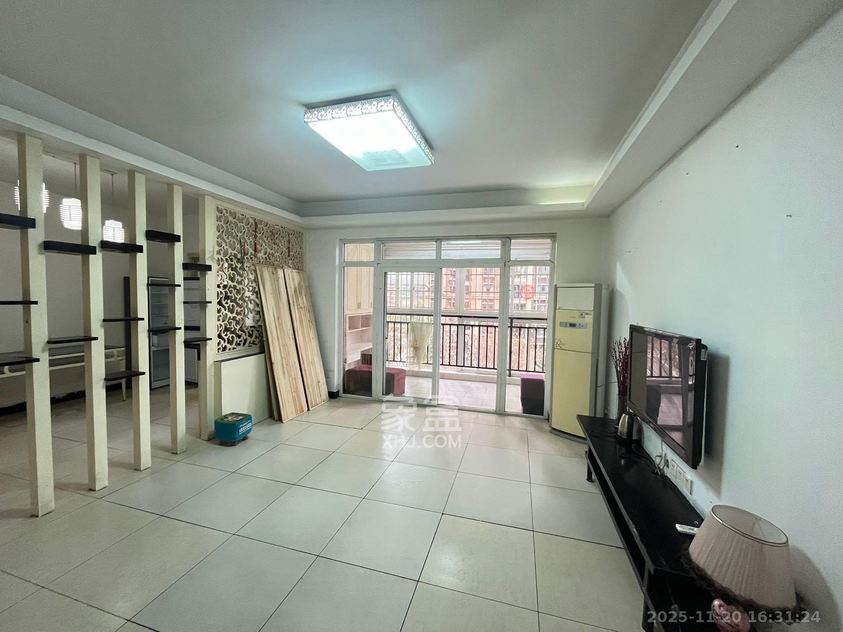 麓山润城 3室2厅2卫 2000.0元/月 麓山润城 3室2厅2卫 2000.0元/月室内图