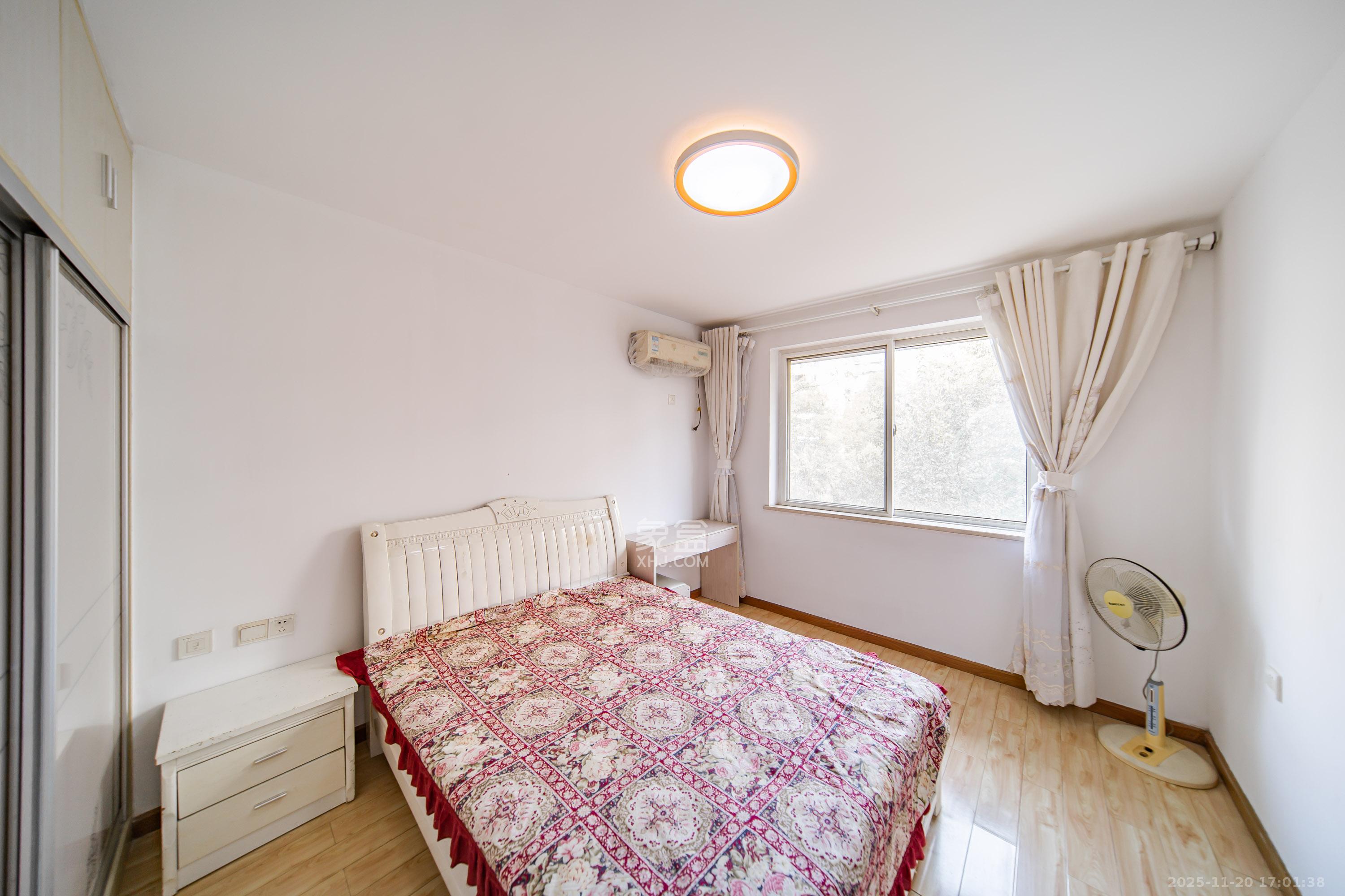 金地园 3室2厅2卫 72.0万 金地园 3室2厅2卫 72.0万卧室