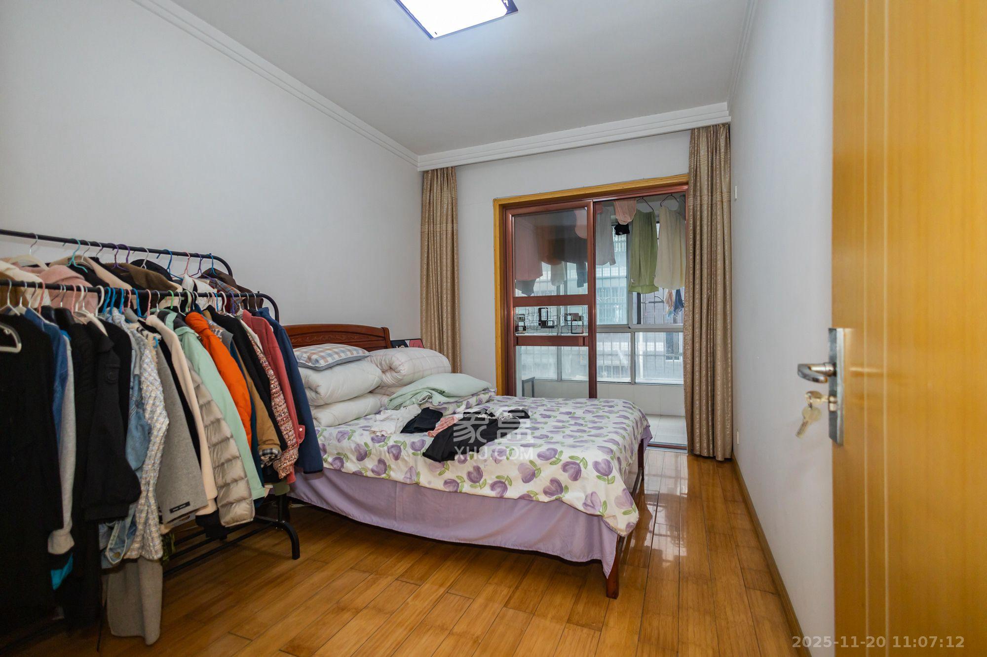 湘绣城 3室2厅1卫 1500.0元/月 湘绣城 3室2厅1卫 1500.0元/月室内图