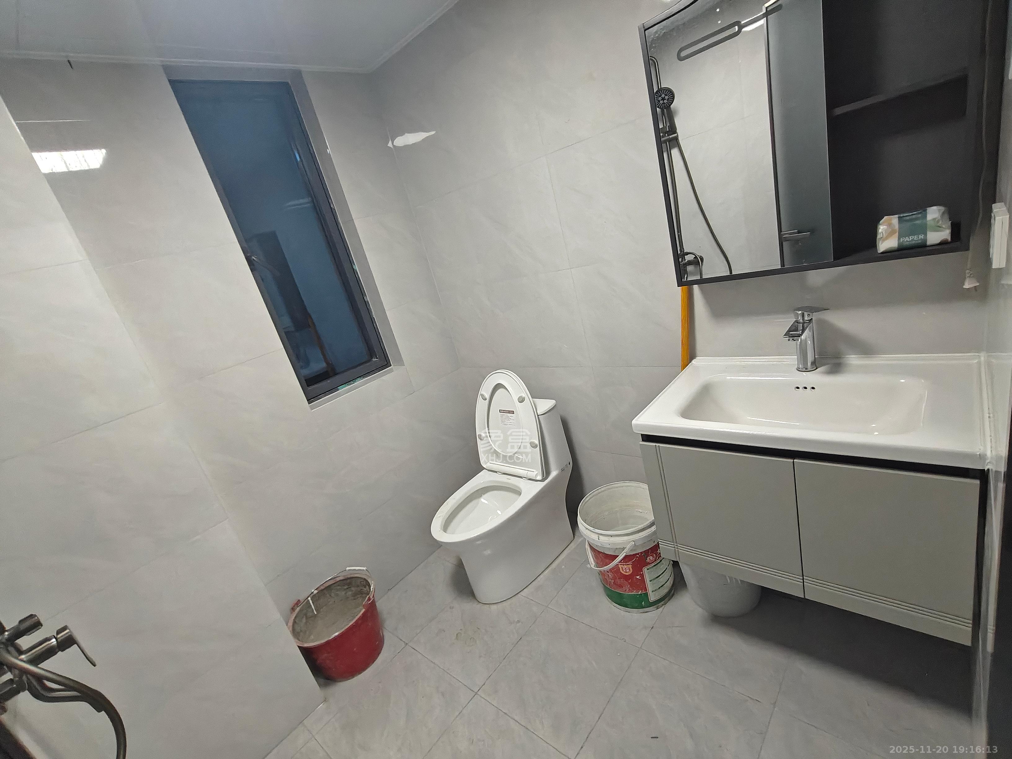 海伦春天  3室2厅1卫    2400.0元/月室内图