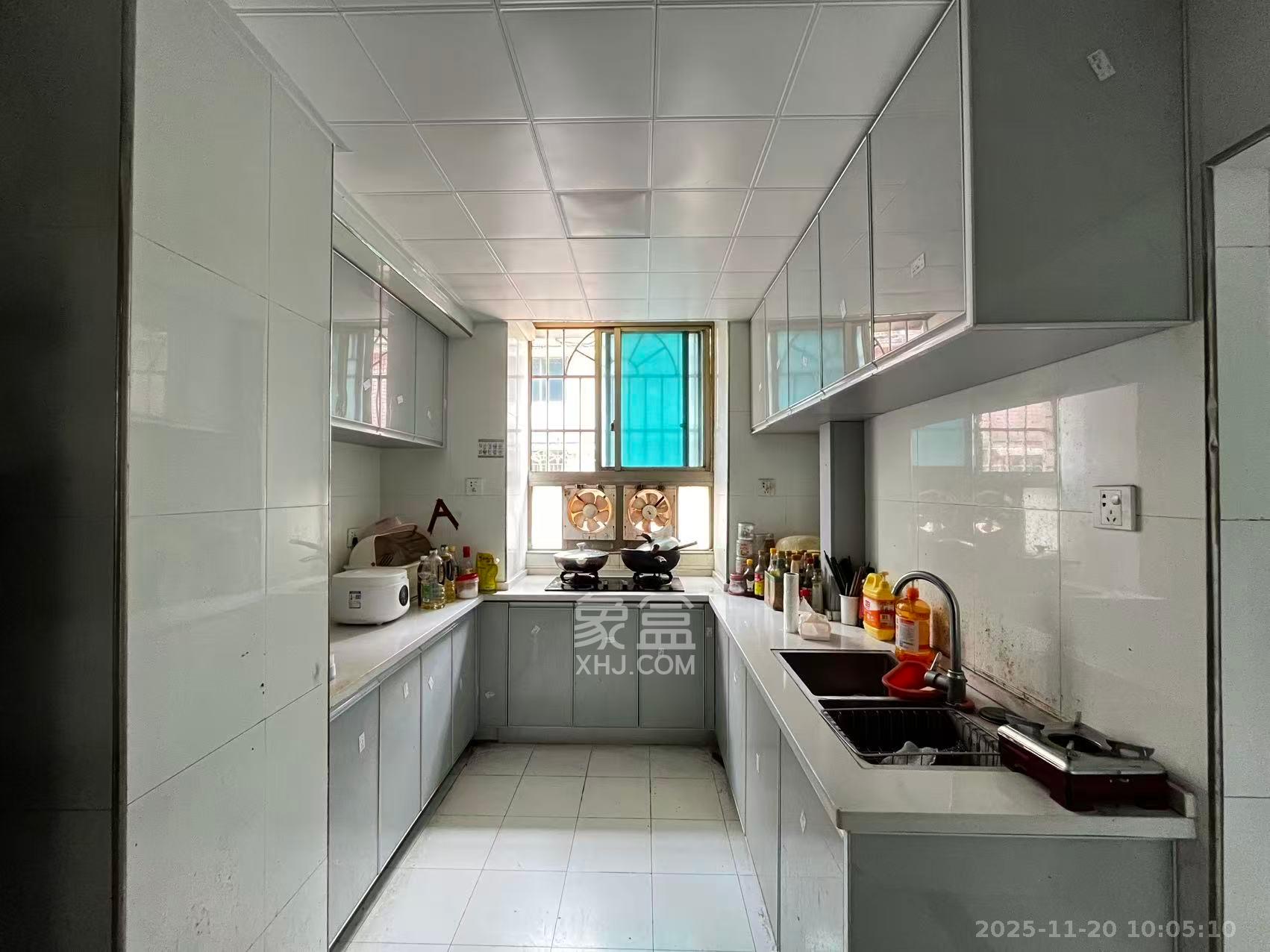 凤凰大厦 5室2厅2卫 4000.0元/月 凤凰大厦 5室2厅2卫 4000.0元/月室内图