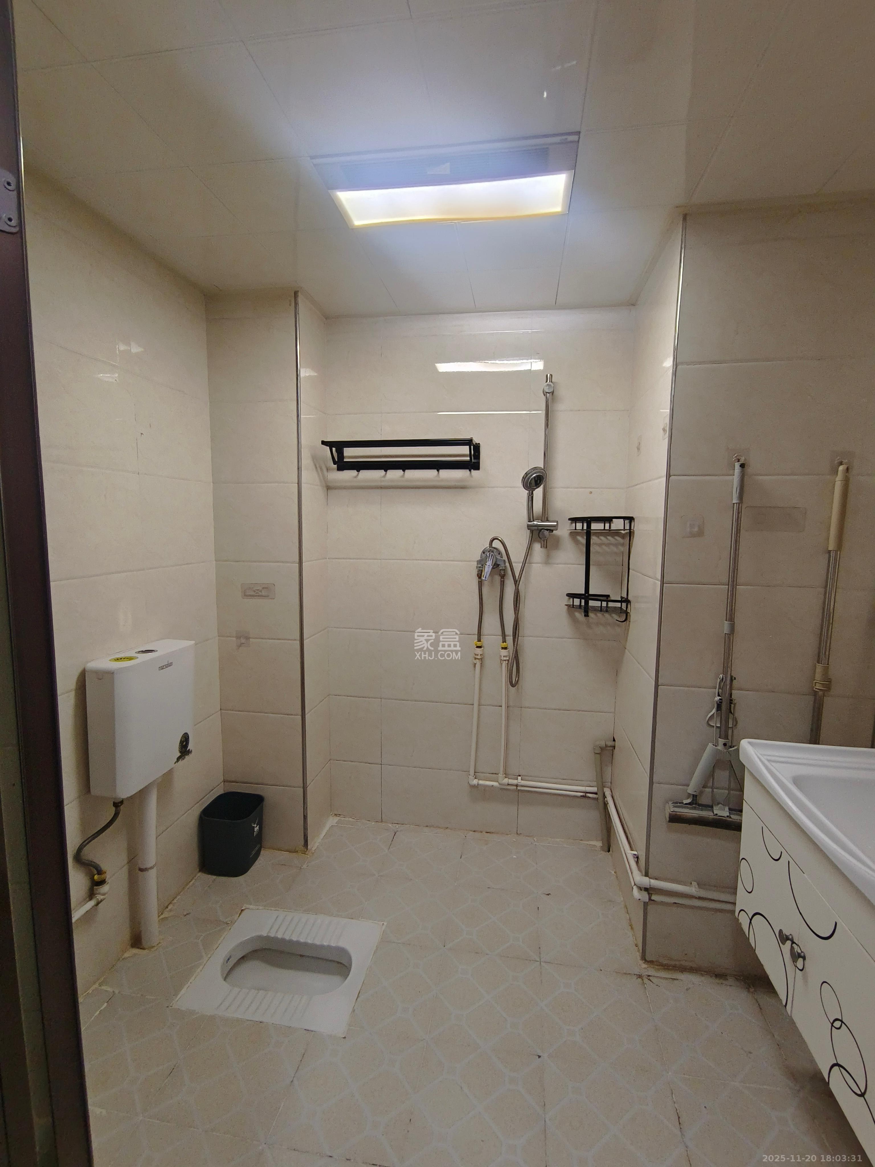 圭塘三小区  1室1厅1卫    1600.0元/月室内图