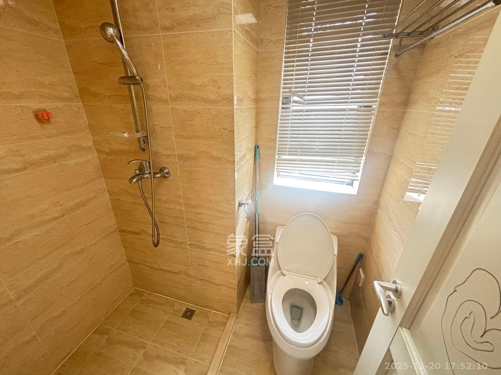 万科魅力之城观澜里  3室2厅2卫    2400.0元/月室内图