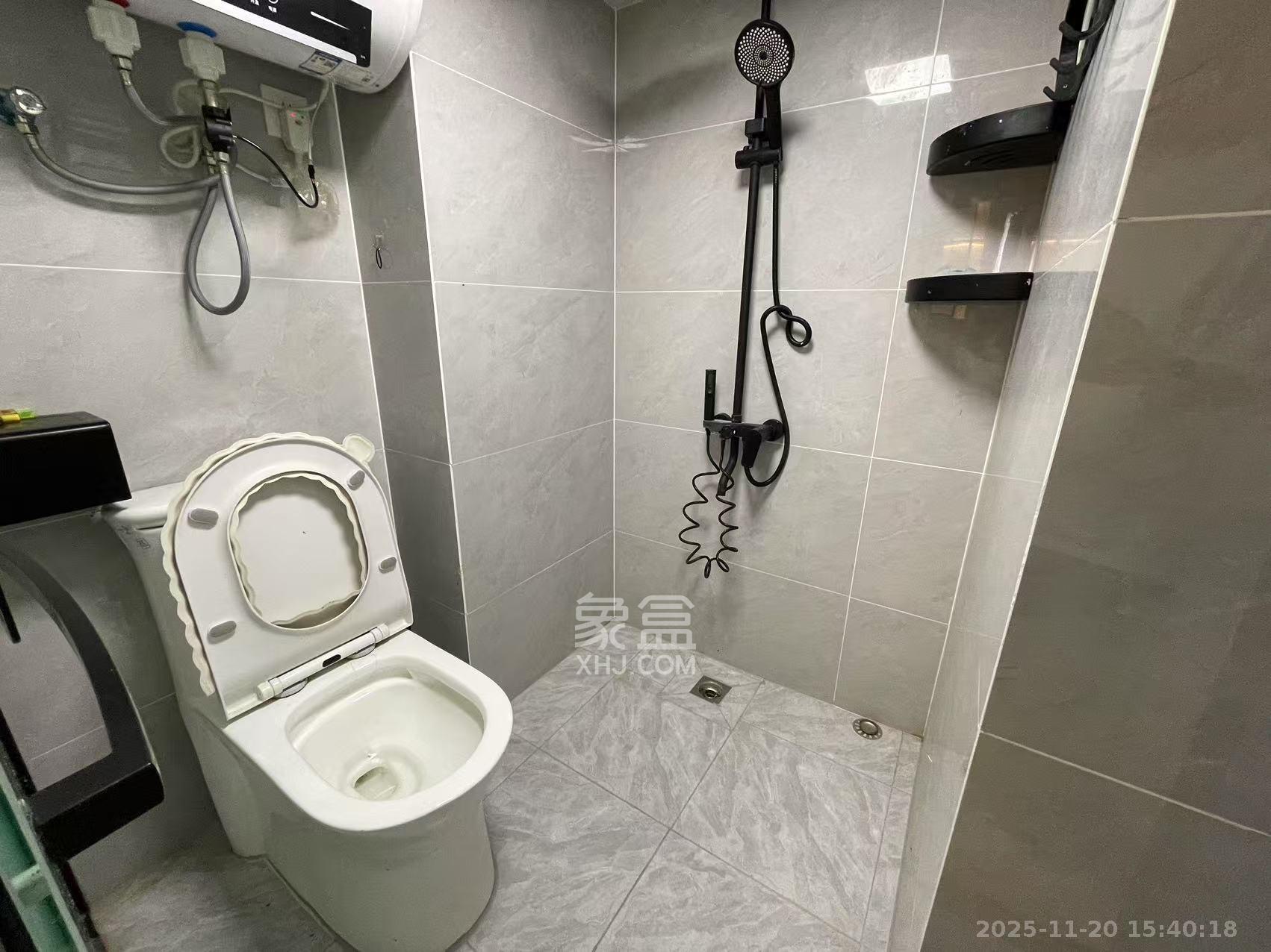 世茂璀璨天城公寓  2室1厅1卫    2000.0元/月室内图