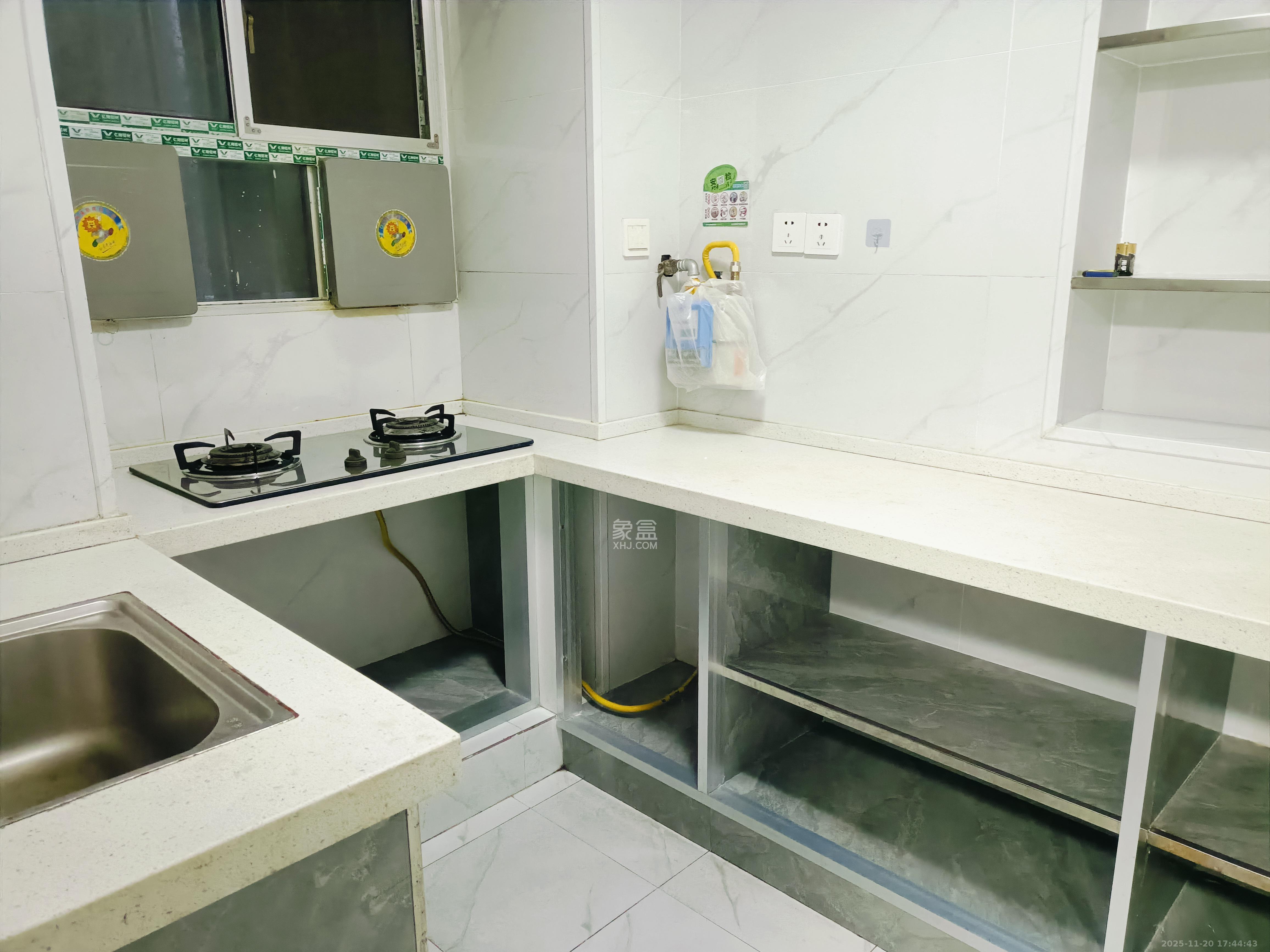 福乐凯公寓  3室2厅1卫    2800.0元/月室内图