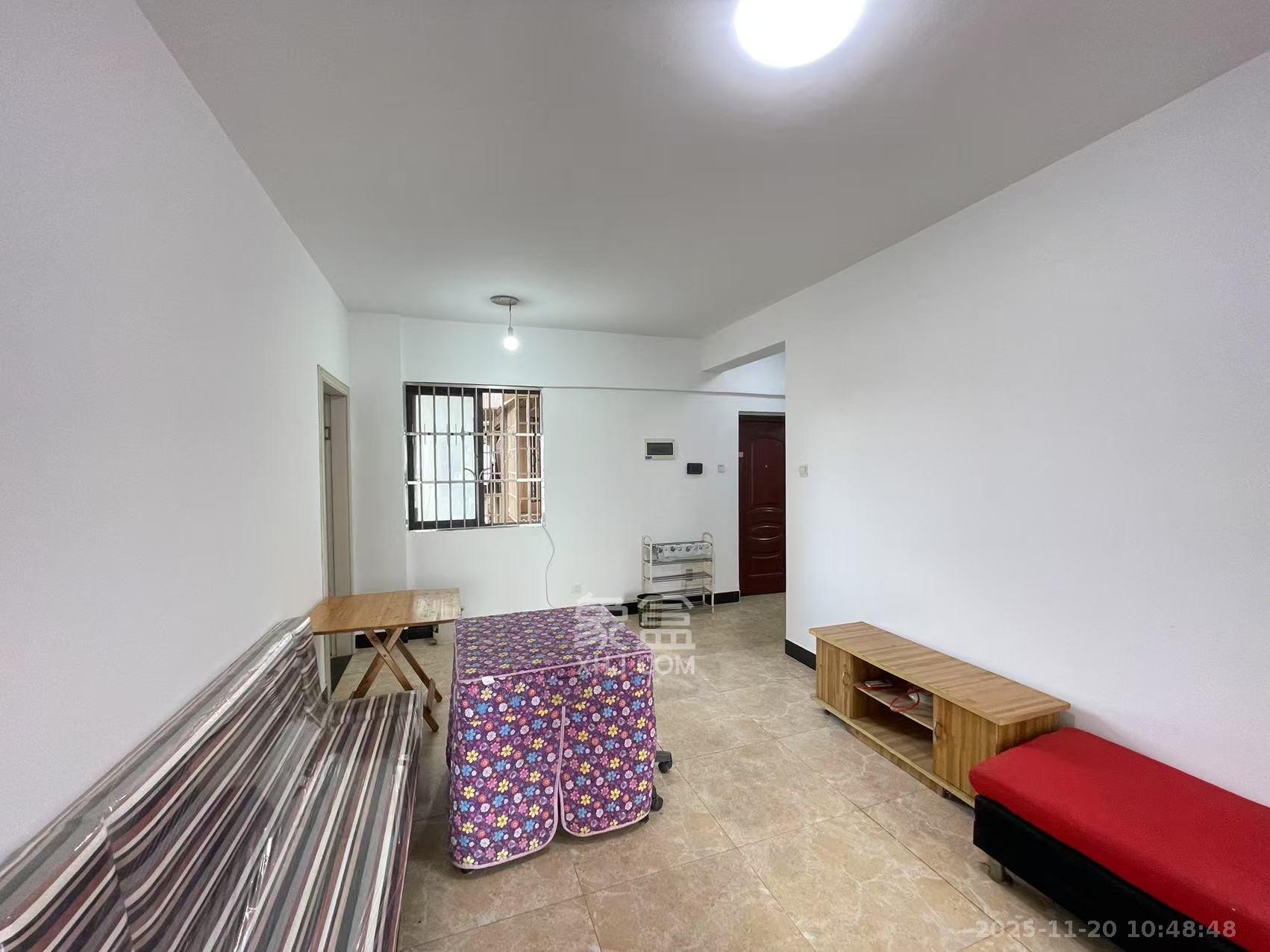 红公馆(前程丽景大厦) 4室1厅1卫 2000.0元/月 红公馆(前程丽景大厦) 4室1厅1卫 2000.0元/月室内图