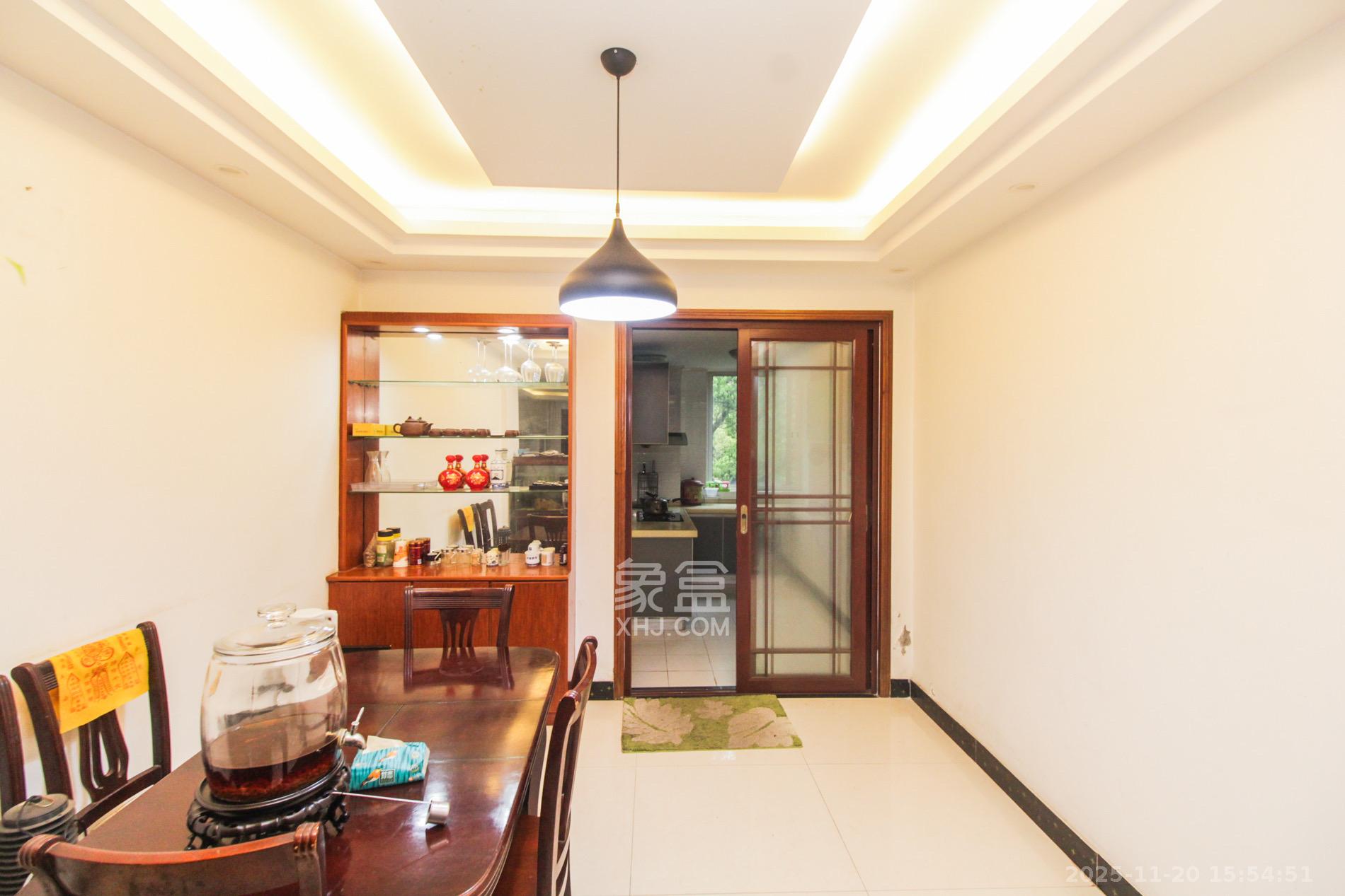 轻工设计院  4室2厅2卫    2700.0元/月室内图