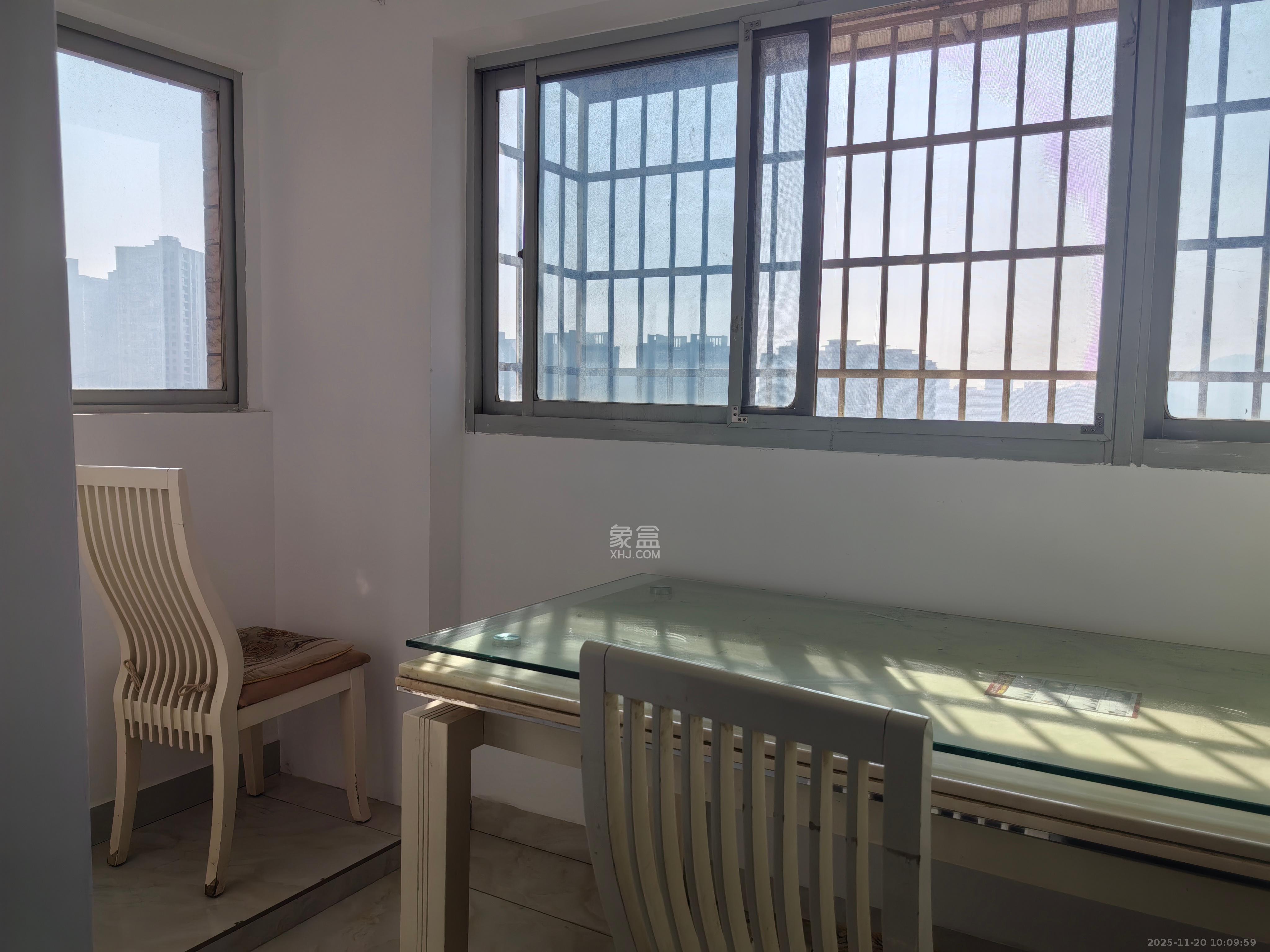 星电阳光城  2室1厅1卫    1300.0元/月室内图