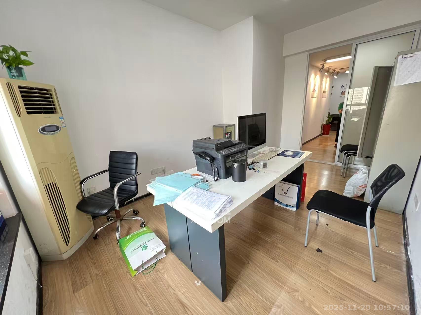 上河国际F座  2室1厅1卫    2200.0元/月室内图