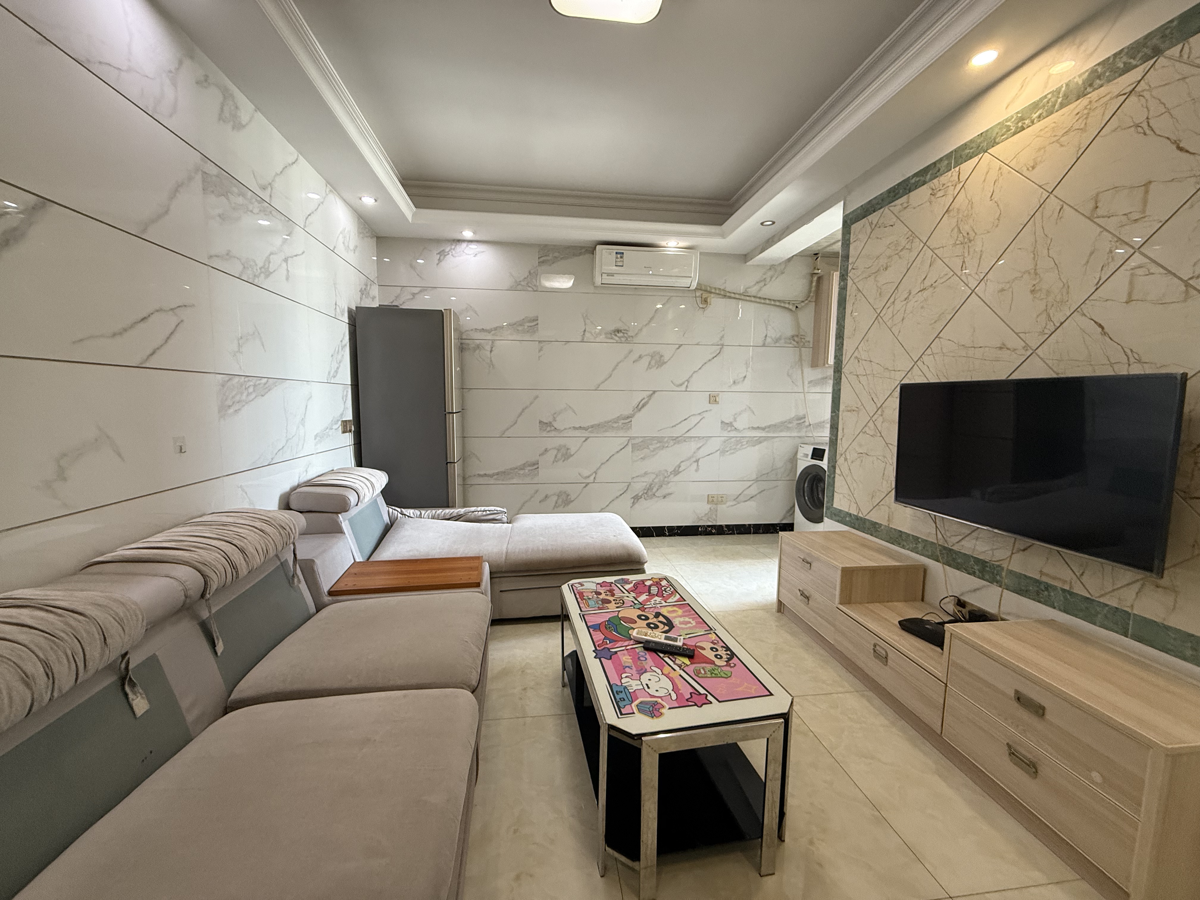 华辰汇景一、二期  1室1厅1卫    1700.0元/月