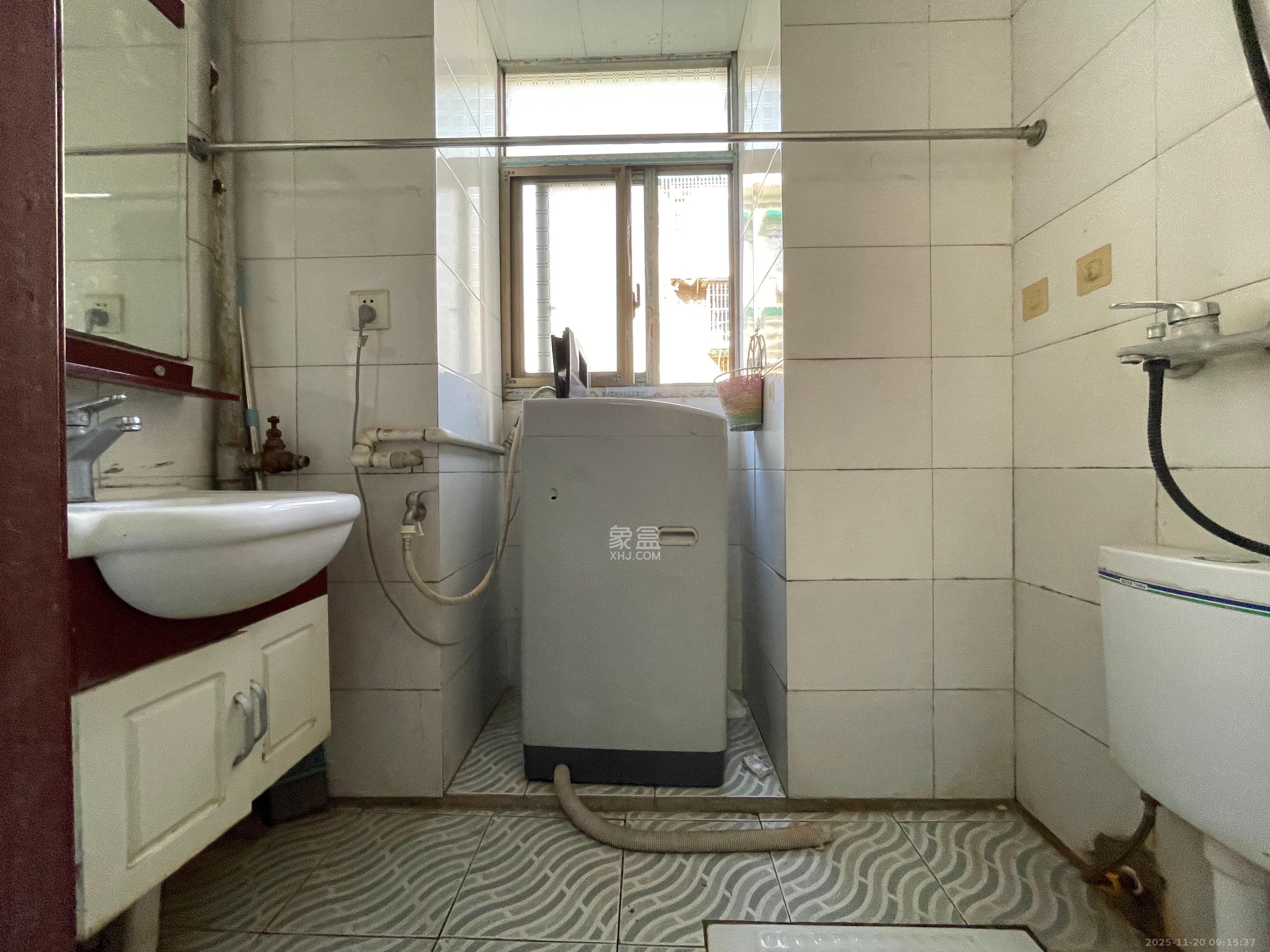 红旗区四片  3室1厅1卫    1680.0元/月室内图