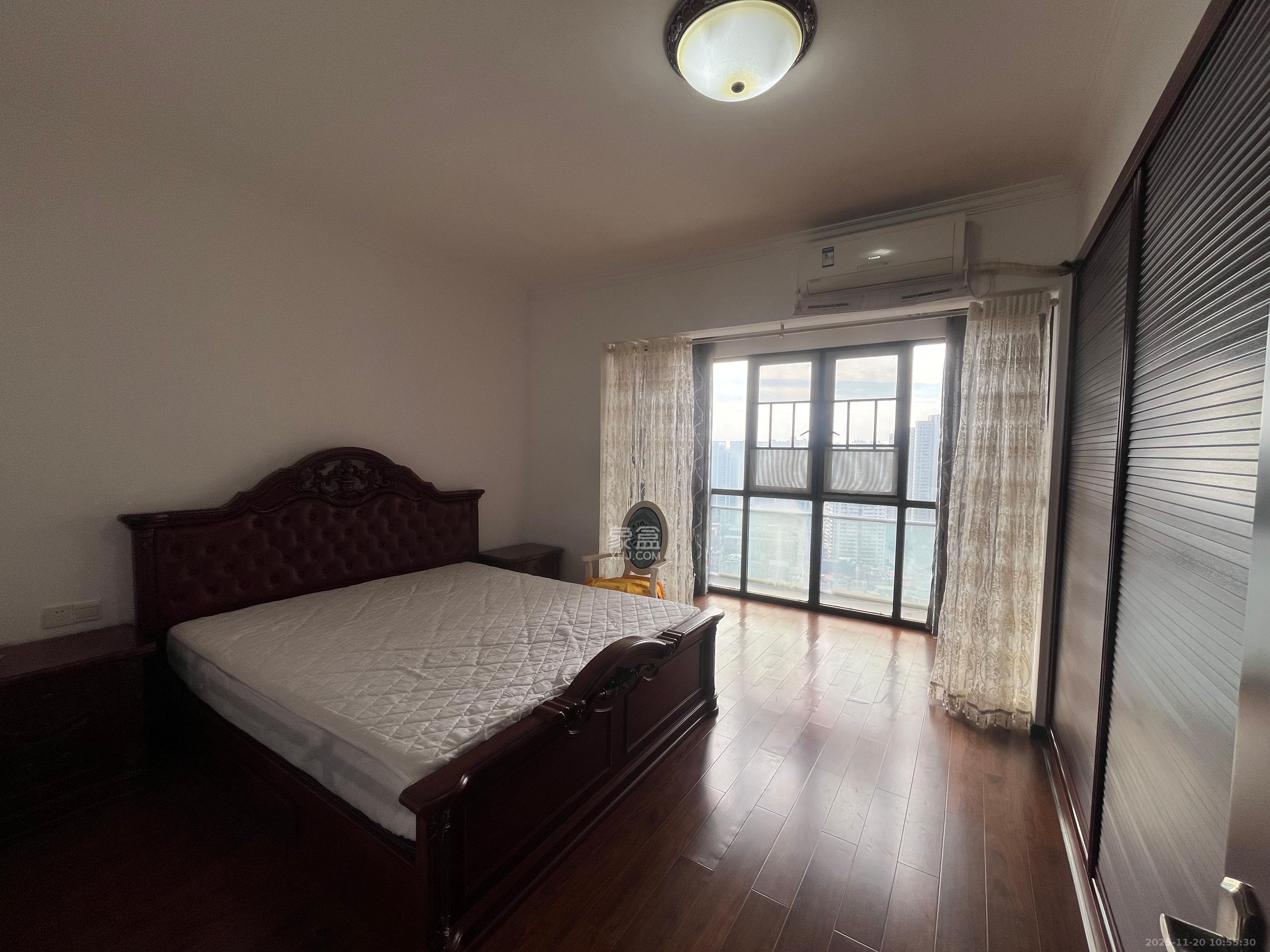 星城书香苑(星城书院) 3室2厅2卫 3800.0元/月 星城书香苑(星城书院) 3室2厅2卫 3800.0元/月室内图