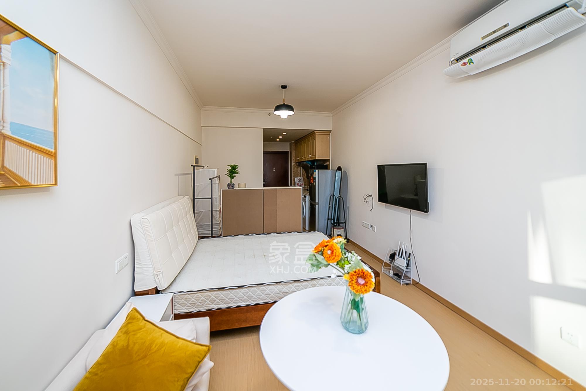 东怡外国(南湖一号) 1室1厅1卫 35.88万 东怡外国(南湖一号) 1室1厅1卫 35.88万卧室