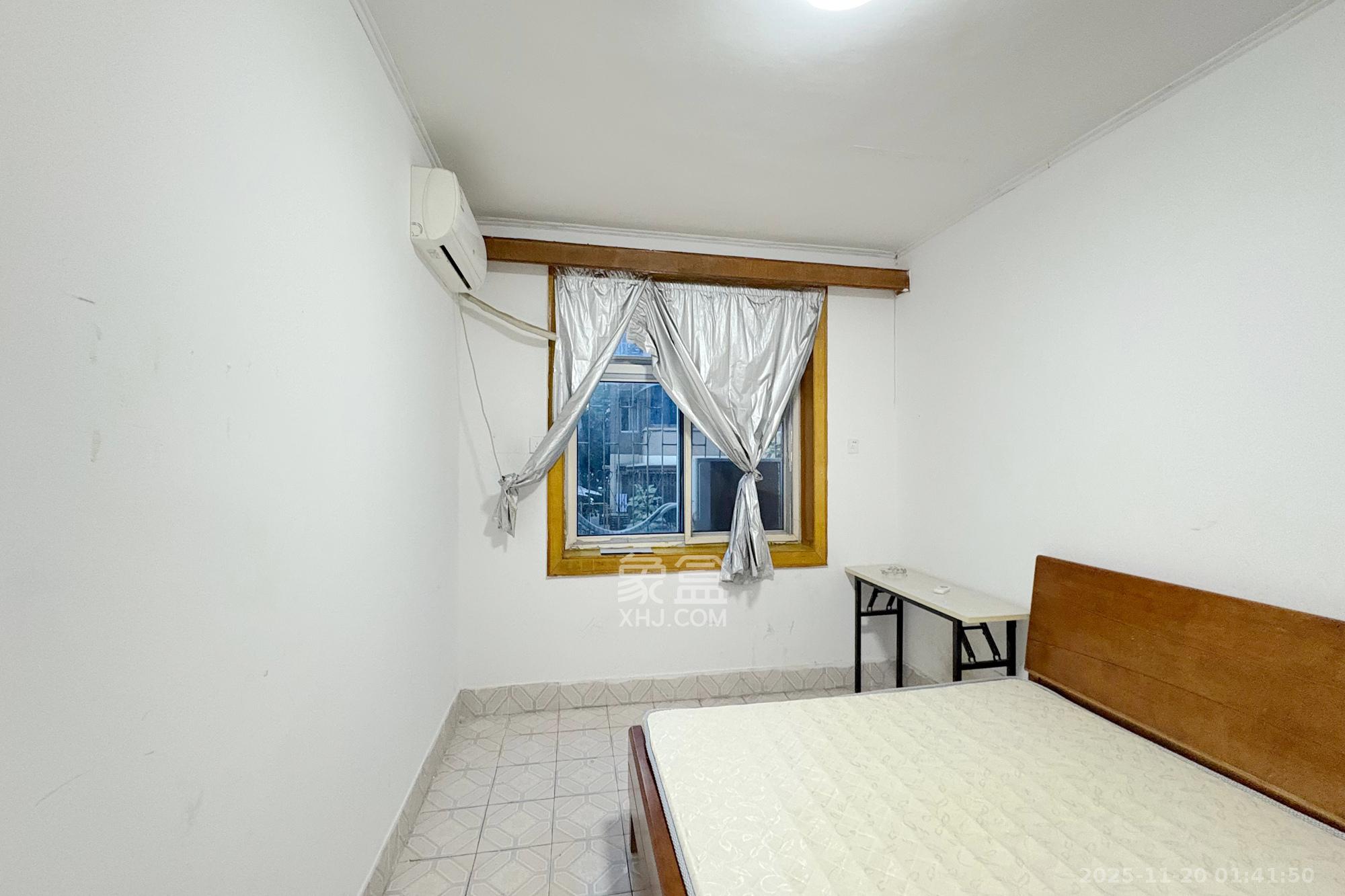 桐荫里社区 2室2厅1卫 50.0万 桐荫里社区 2室2厅1卫 50.0万卧室