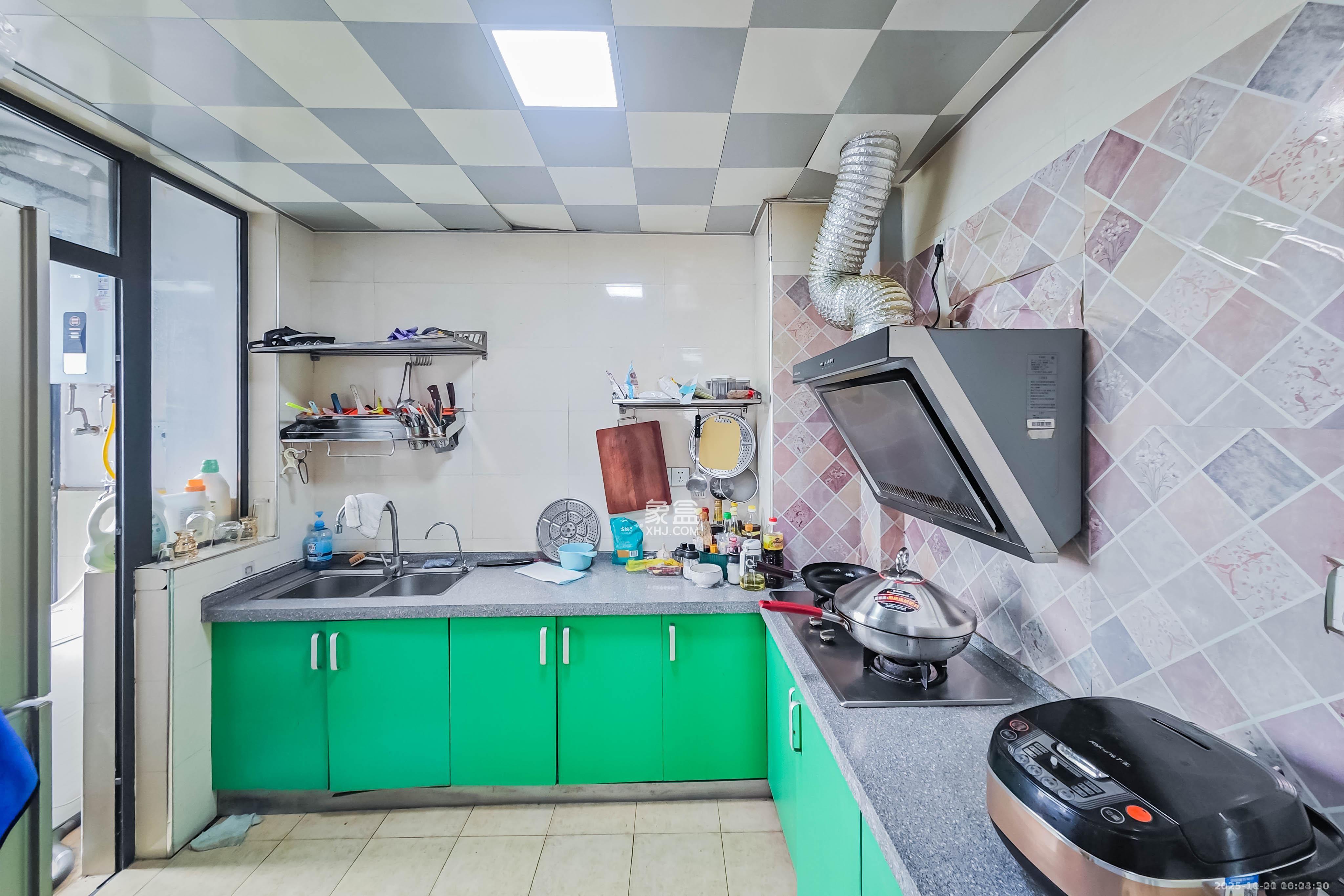 融科东南海 3室2厅2卫 2600.0元/月 融科东南海 3室2厅2卫 2600.0元/月室内图