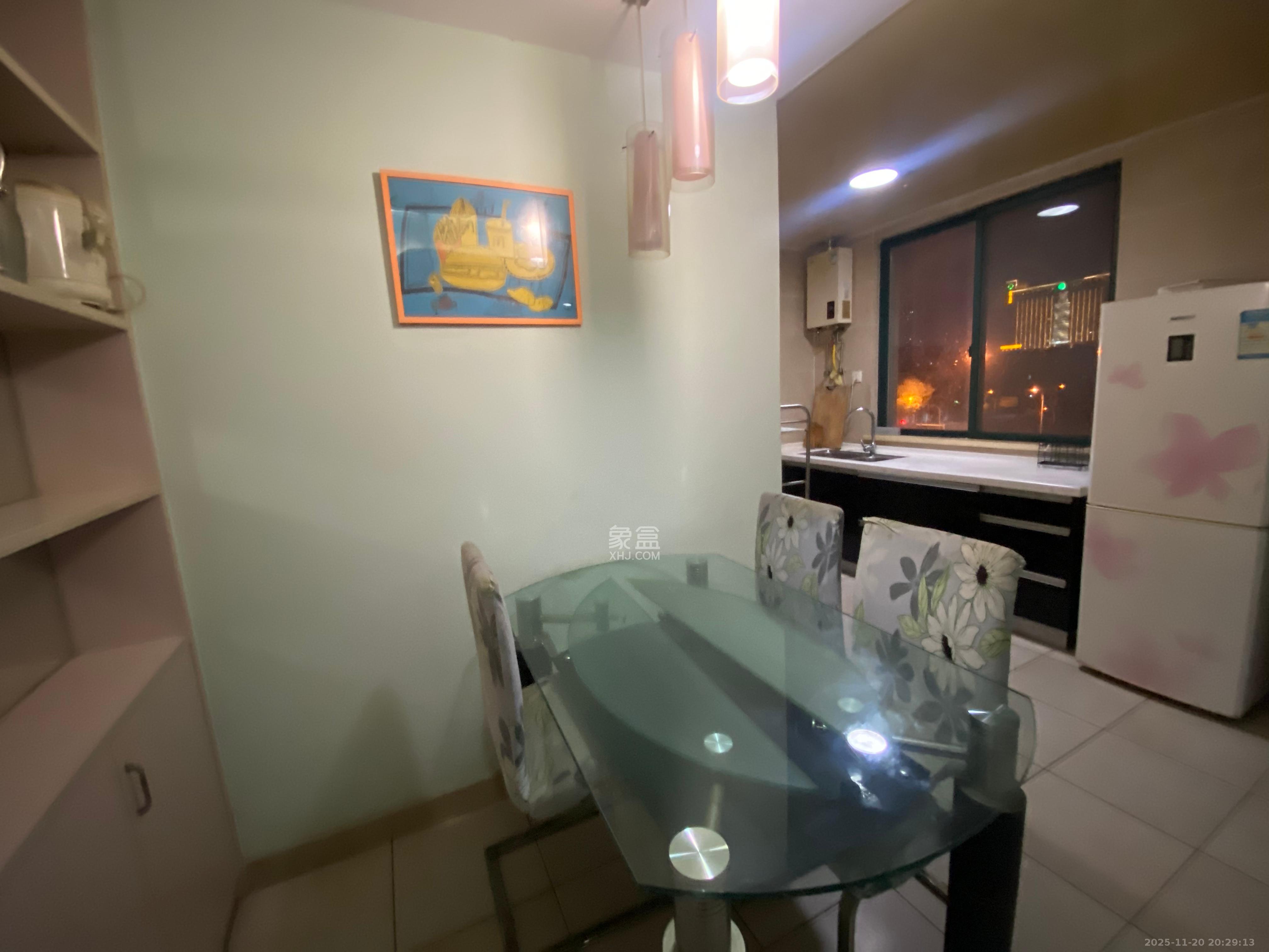 星城世家 3室2厅1卫 3000.0元/月 星城世家 3室2厅1卫 3000.0元/月室内图