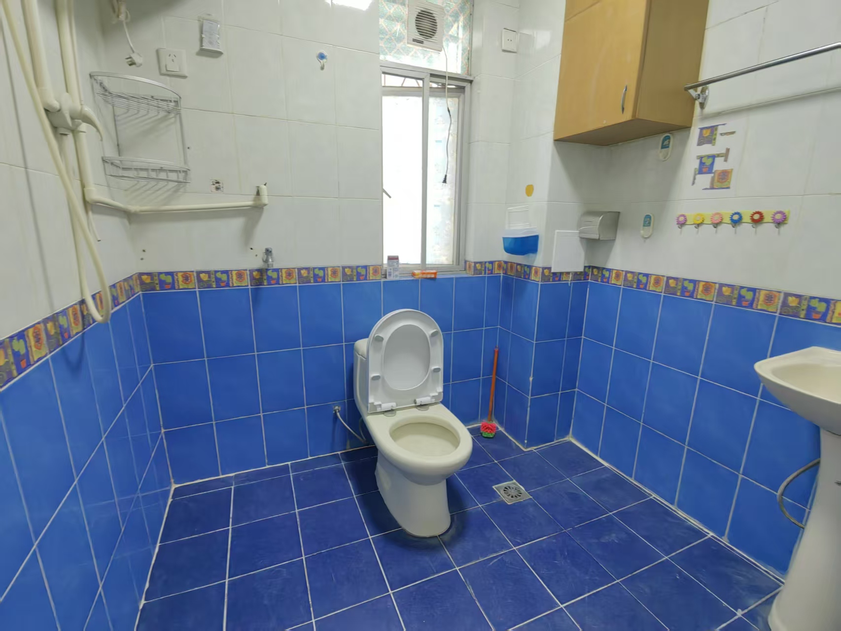 电力村 3室2厅2卫 2400.0元/月 电力村 3室2厅2卫 2400.0元/月室内图