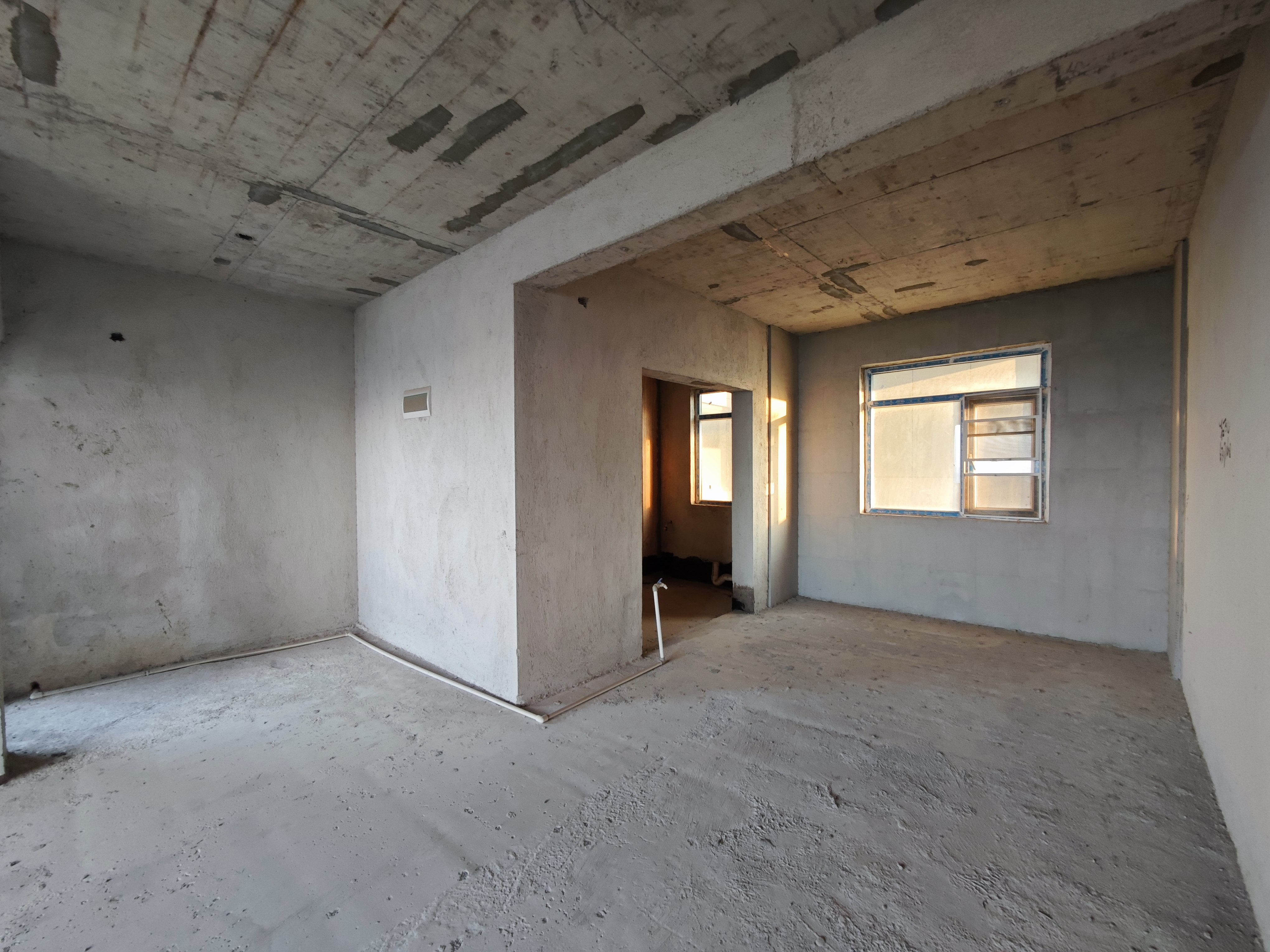 洪山小区  3室2厅2卫    35.0万其他