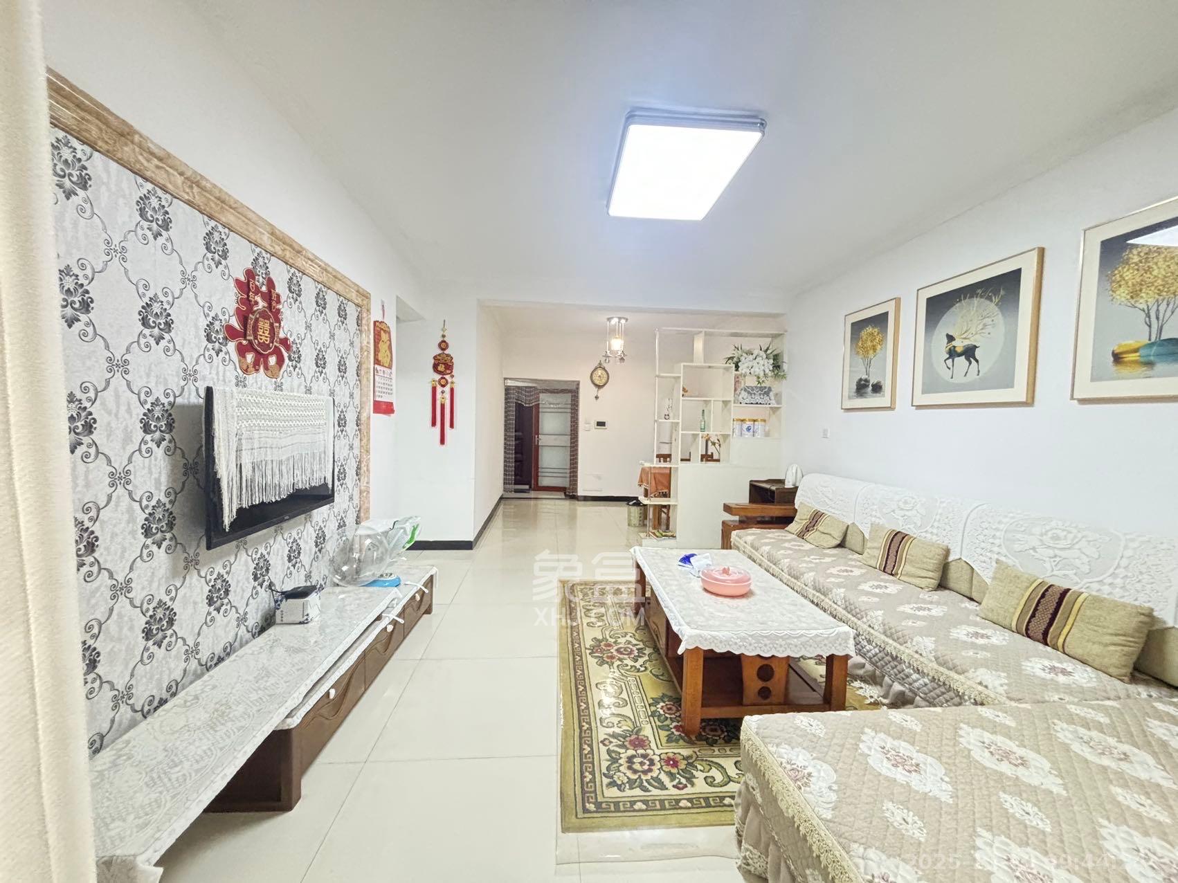 中南红领邦（红星嘉和苑）  3室2厅2卫    2200.0元/月