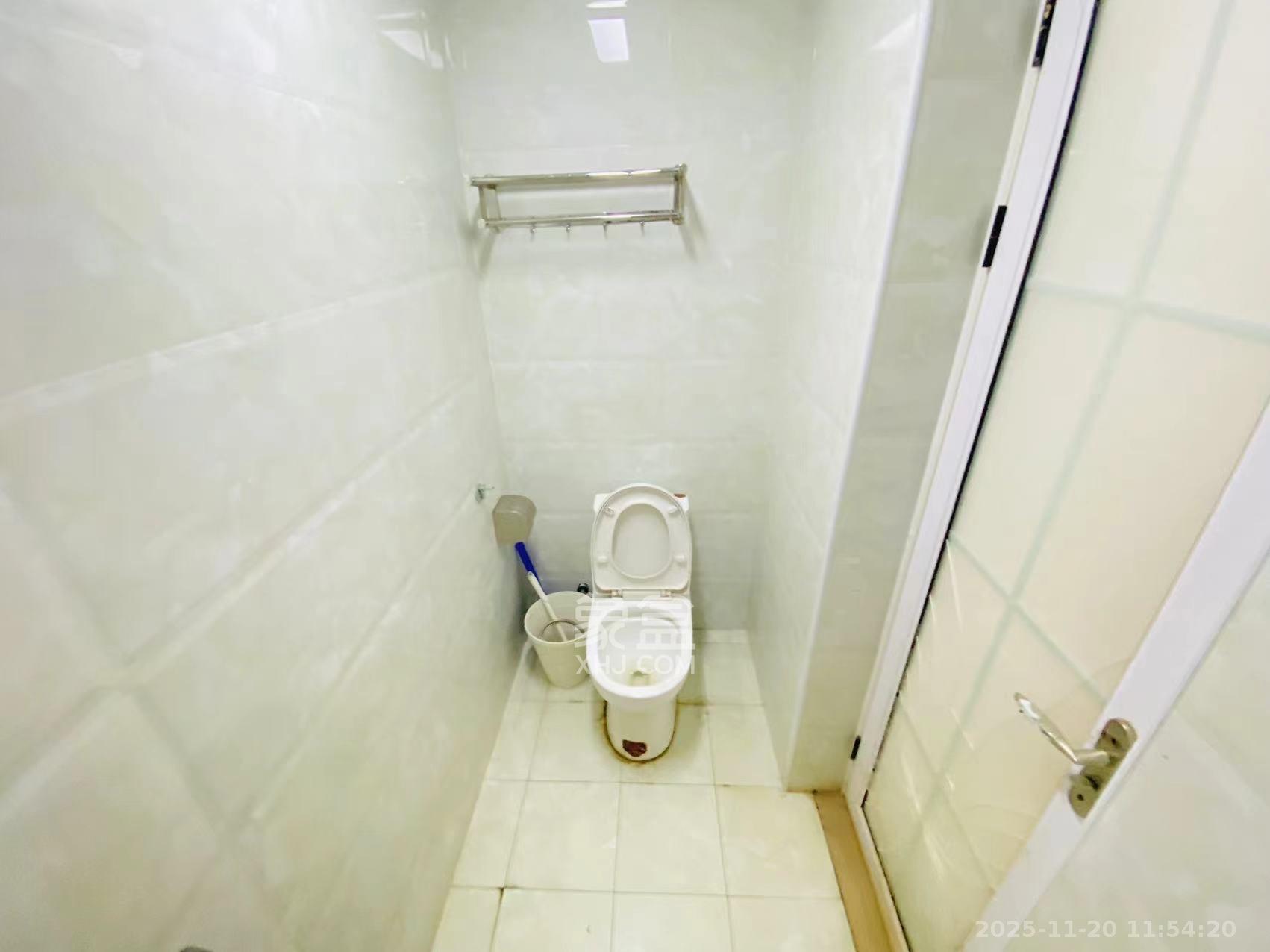 荣悦台 1室1厅1卫 2000.0元/月 荣悦台 1室1厅1卫 2000.0元/月室内图