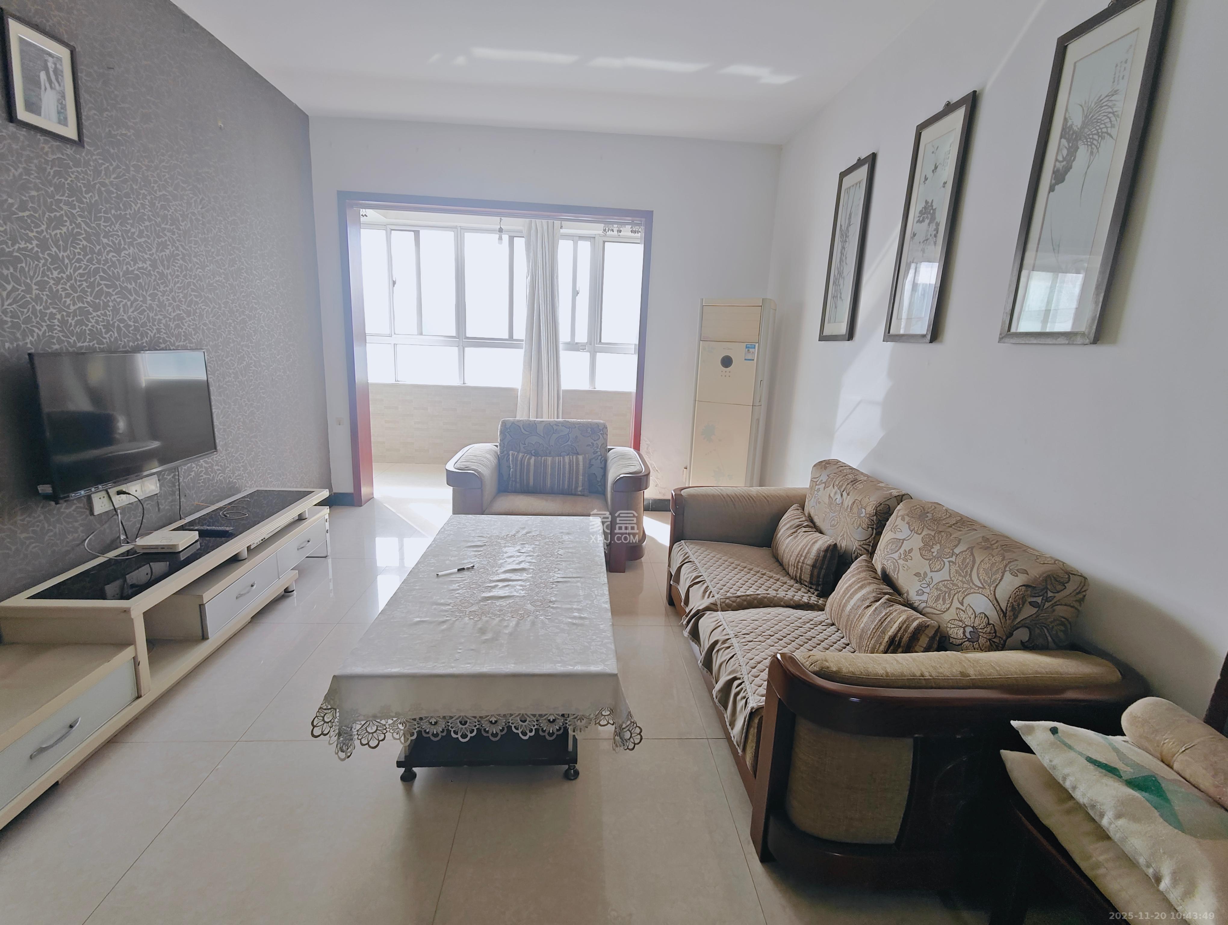 上河国际B座  2室2厅1卫    2400.0元/月